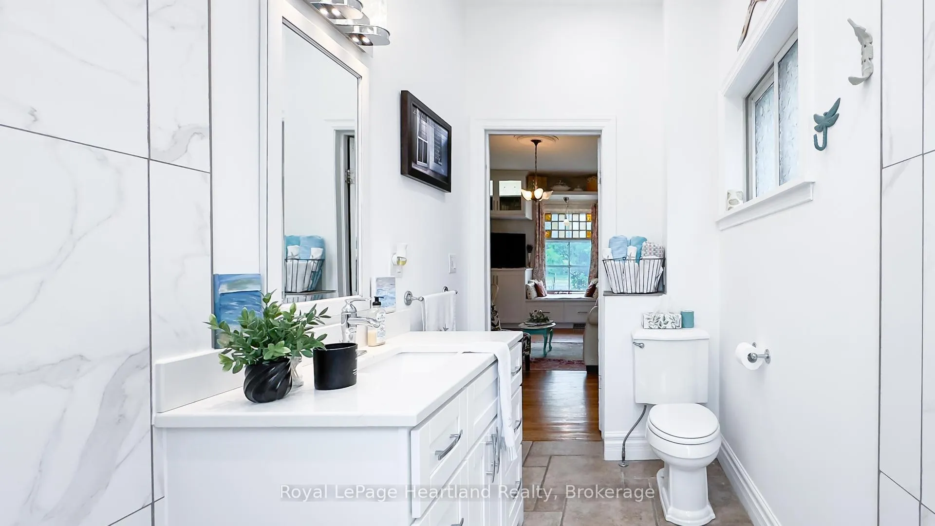 Photo 17 of 132 Elgin Avenue E, Goderich, Goderich (Town) — HOMEH