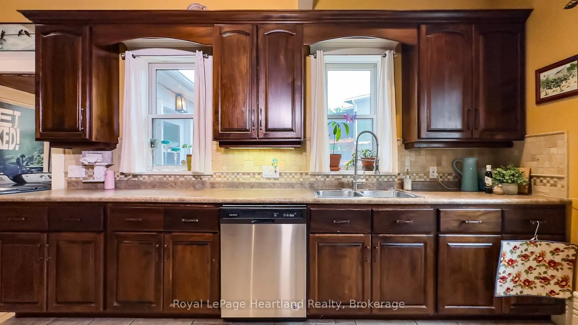 Photo 22 of 132 Elgin Avenue E, Goderich, Goderich (Town) — HOMEH