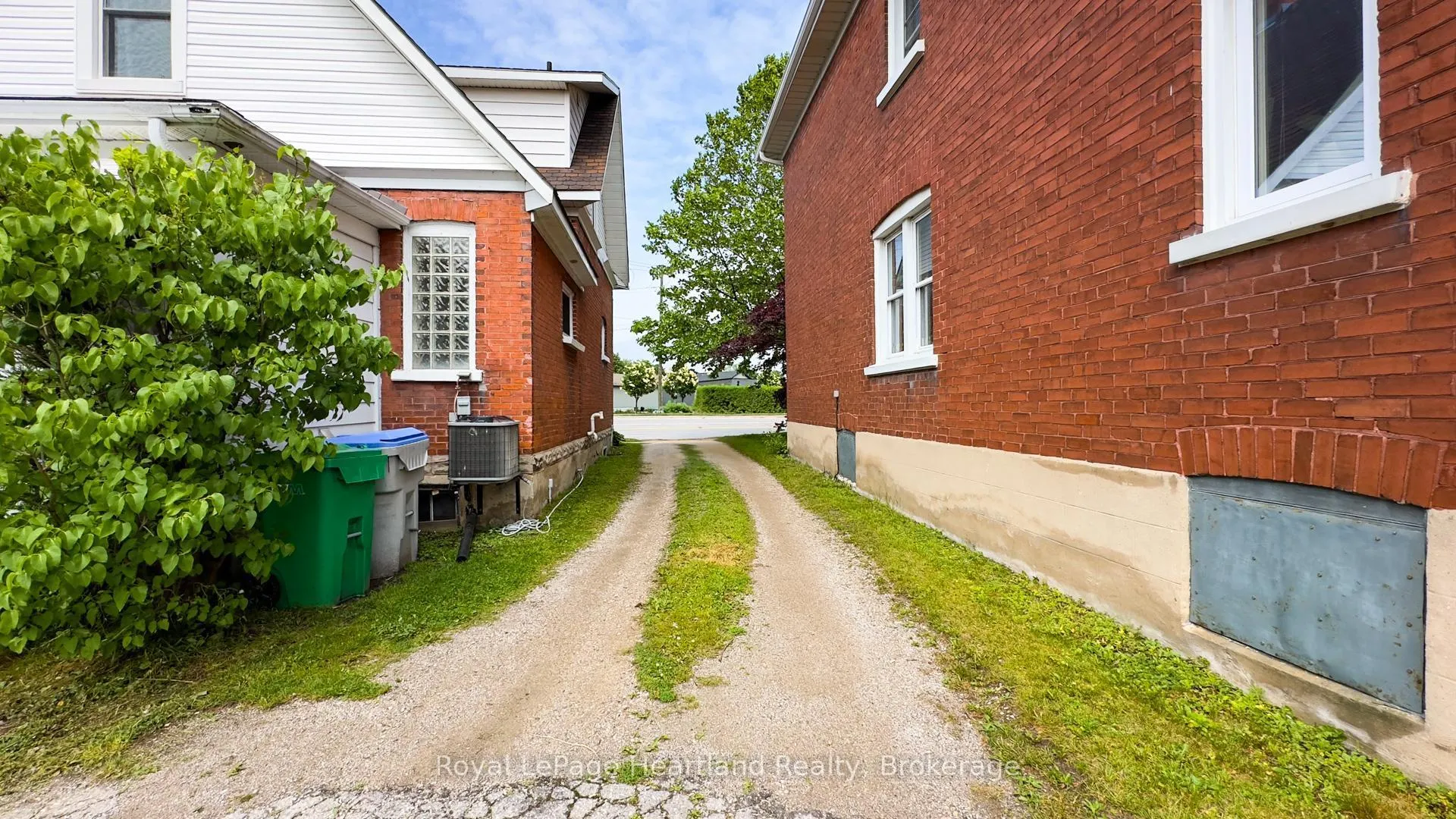 Photo 46 of 132 Elgin Avenue E, Goderich, Goderich (Town) — HOMEH