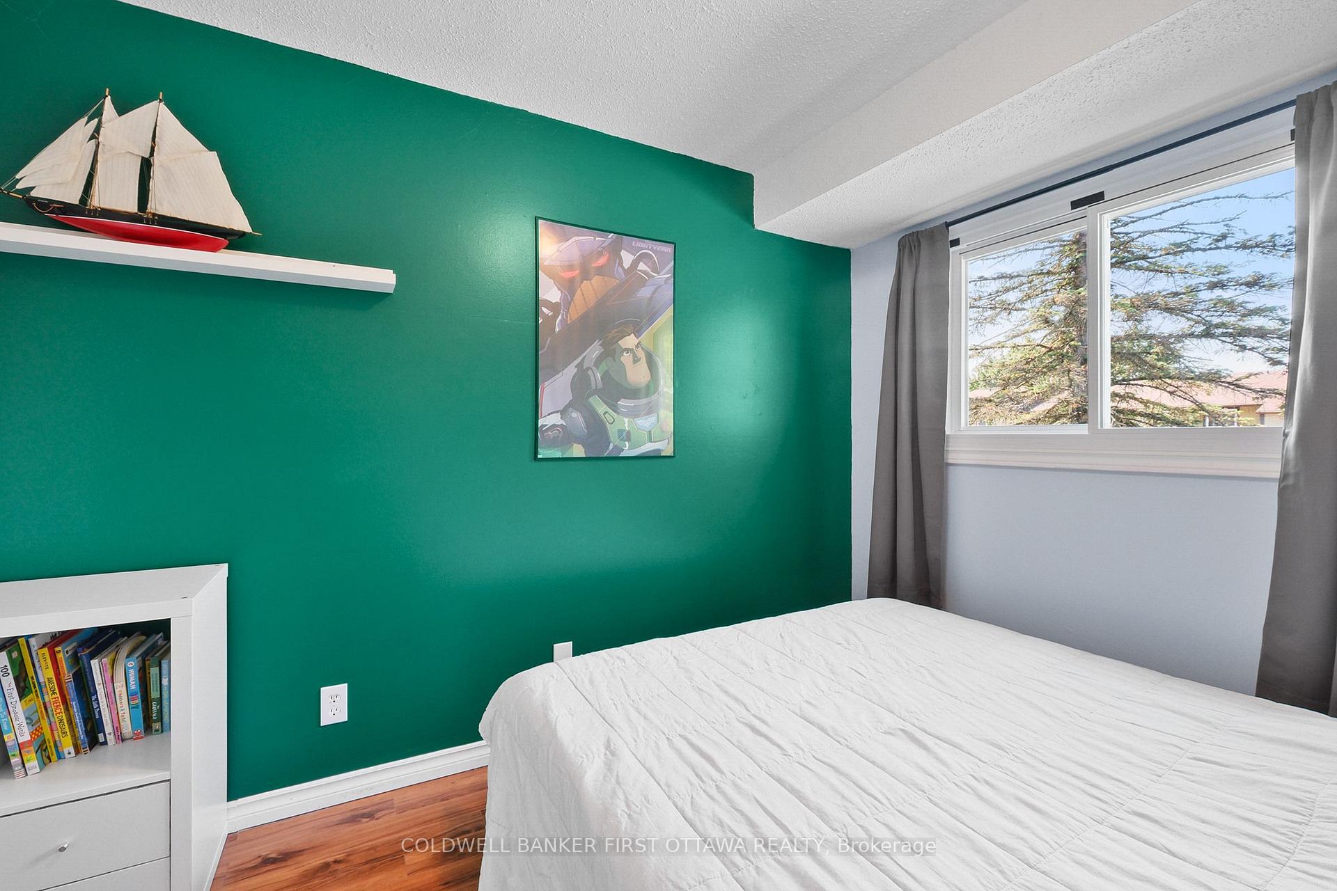 Photo 8 of 1351 Bakker Court, Ottawa, Convent Glen South — HOMEH