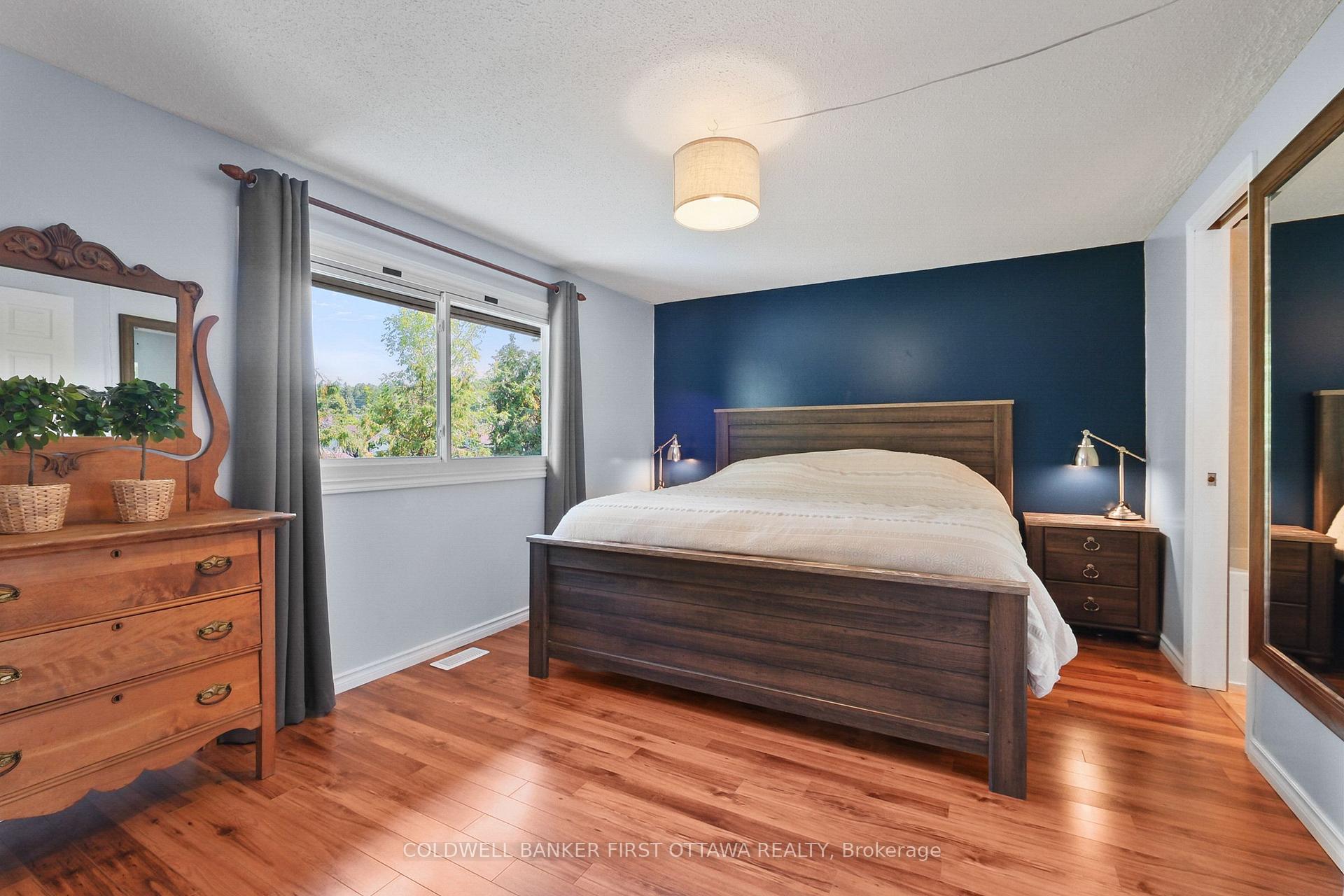 Photo 12 of 1351 Bakker Court, Ottawa, Convent Glen South — HOMEH