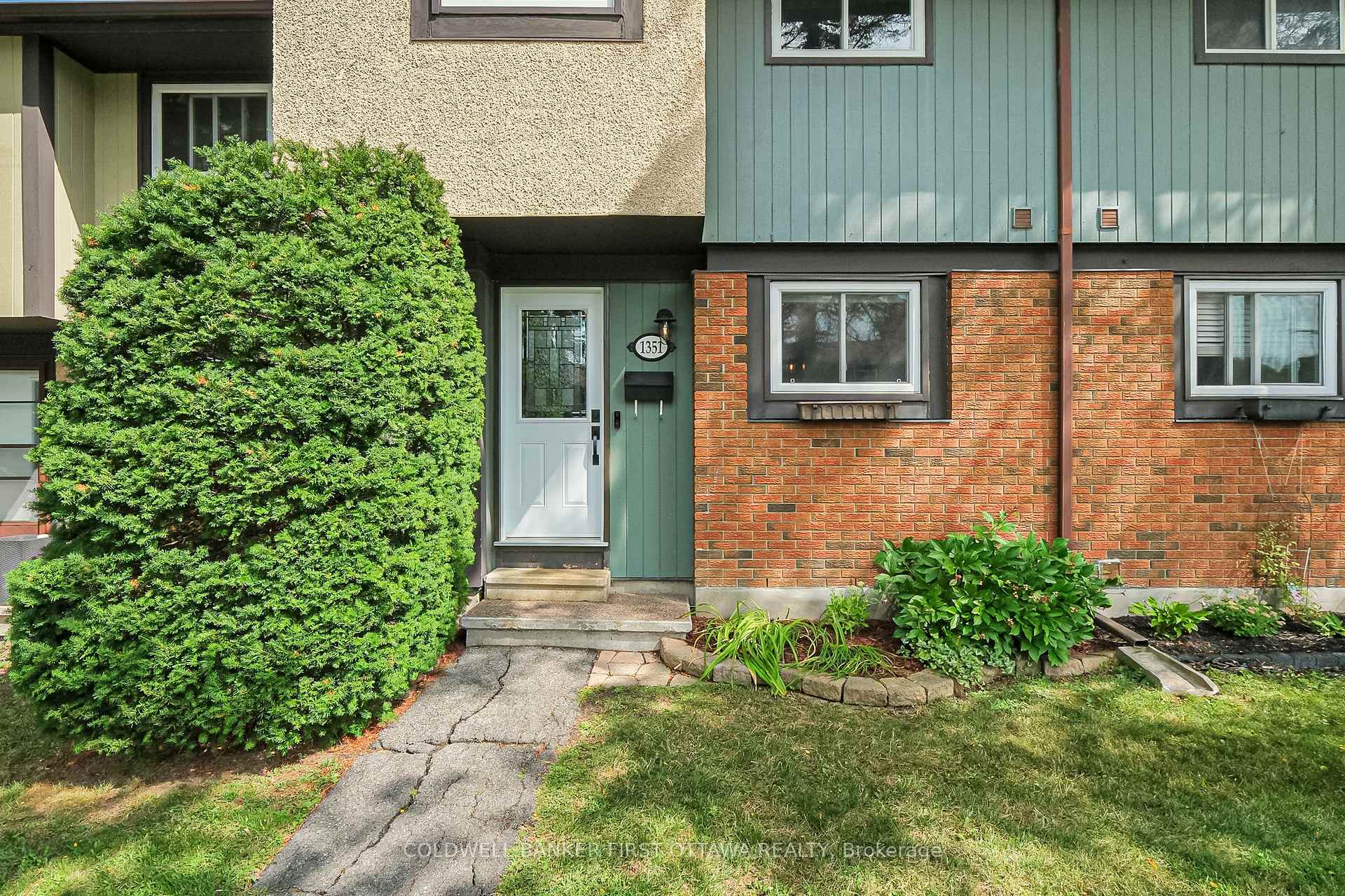 Photo 25 of 1351 Bakker Court, Ottawa, Convent Glen South — HOMEH