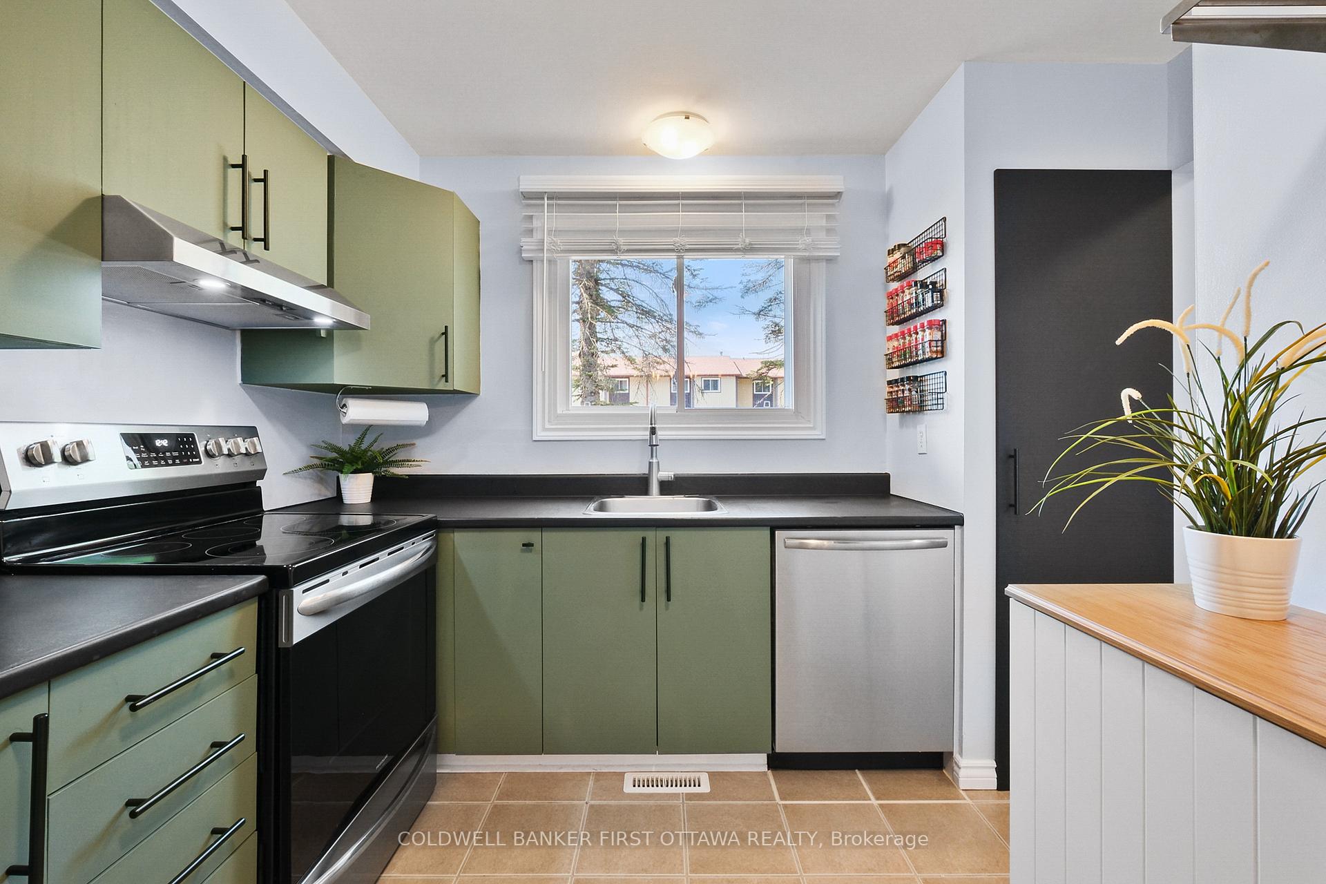 Photo 36 of 1351 Bakker Court, Ottawa, Convent Glen South — HOMEH
