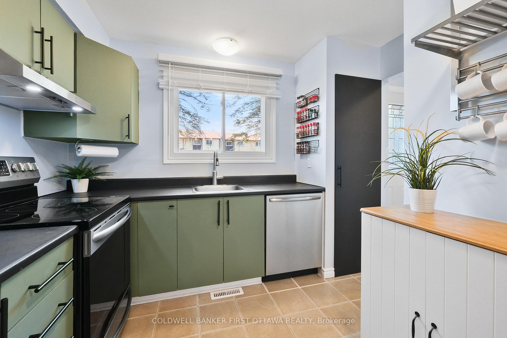 Photo 39 of 1351 Bakker Court, Ottawa, Convent Glen South — HOMEH