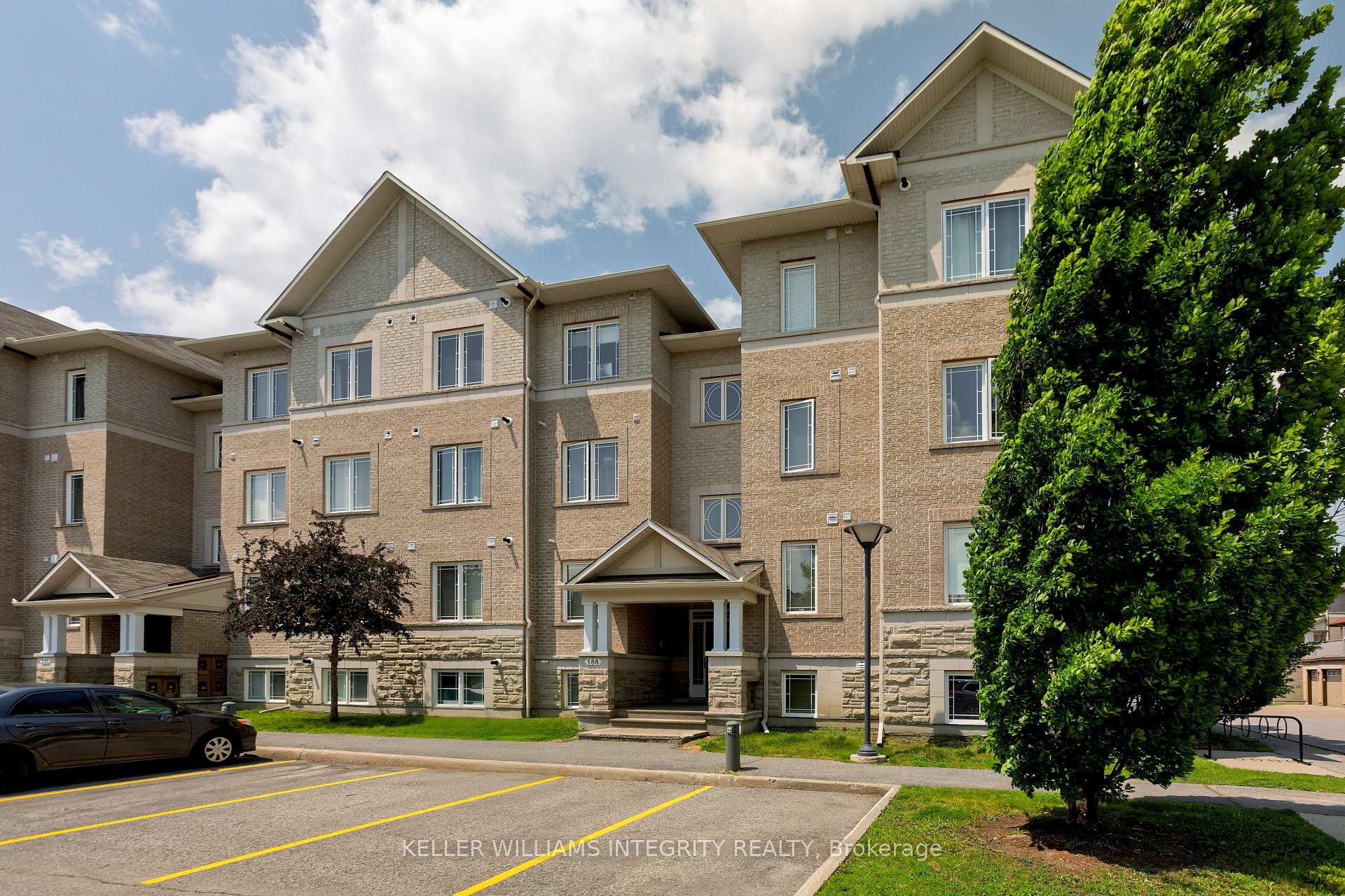 Front of Unit 8, 188 Paseo Private