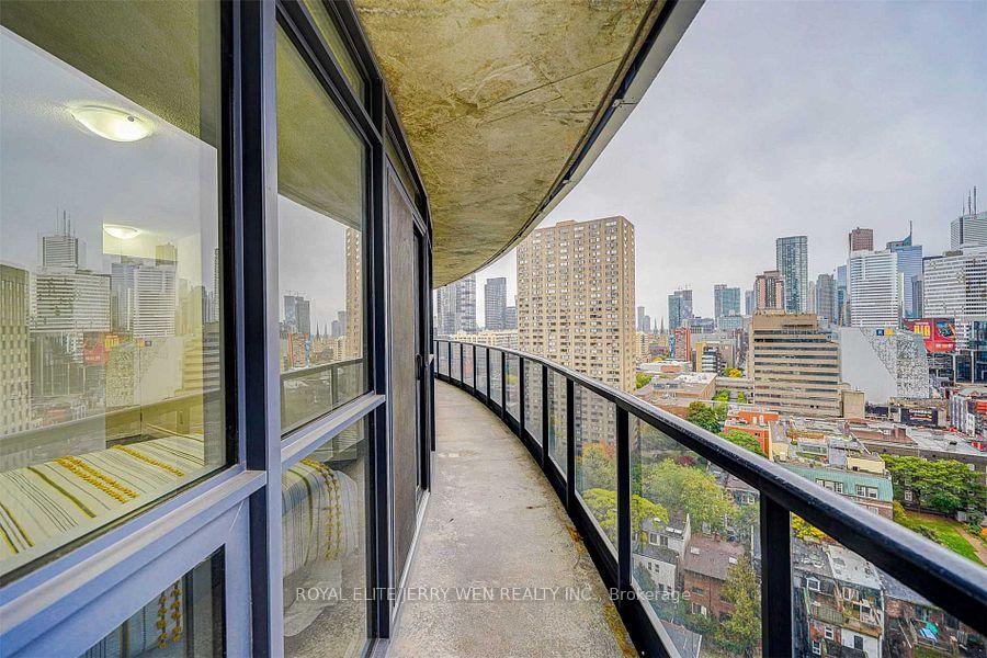 Photo 12 of Unit 1804, 25 Carlton Street, Toronto, Church-Yonge Corridor — HOMEH