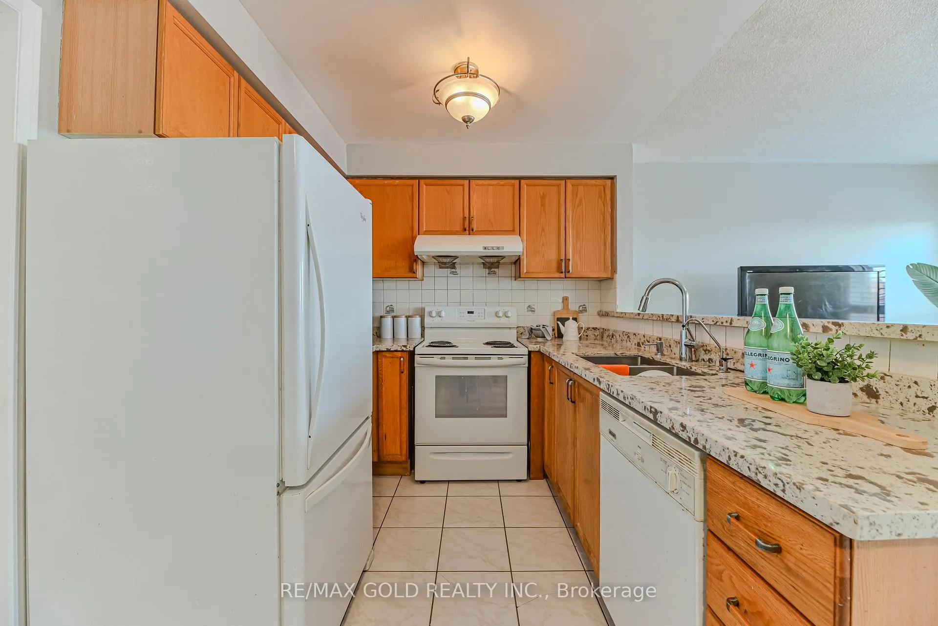 Photo 5 of 125 Bunchberry Way, Brampton, Sandringham-Wellington — HOMEH
