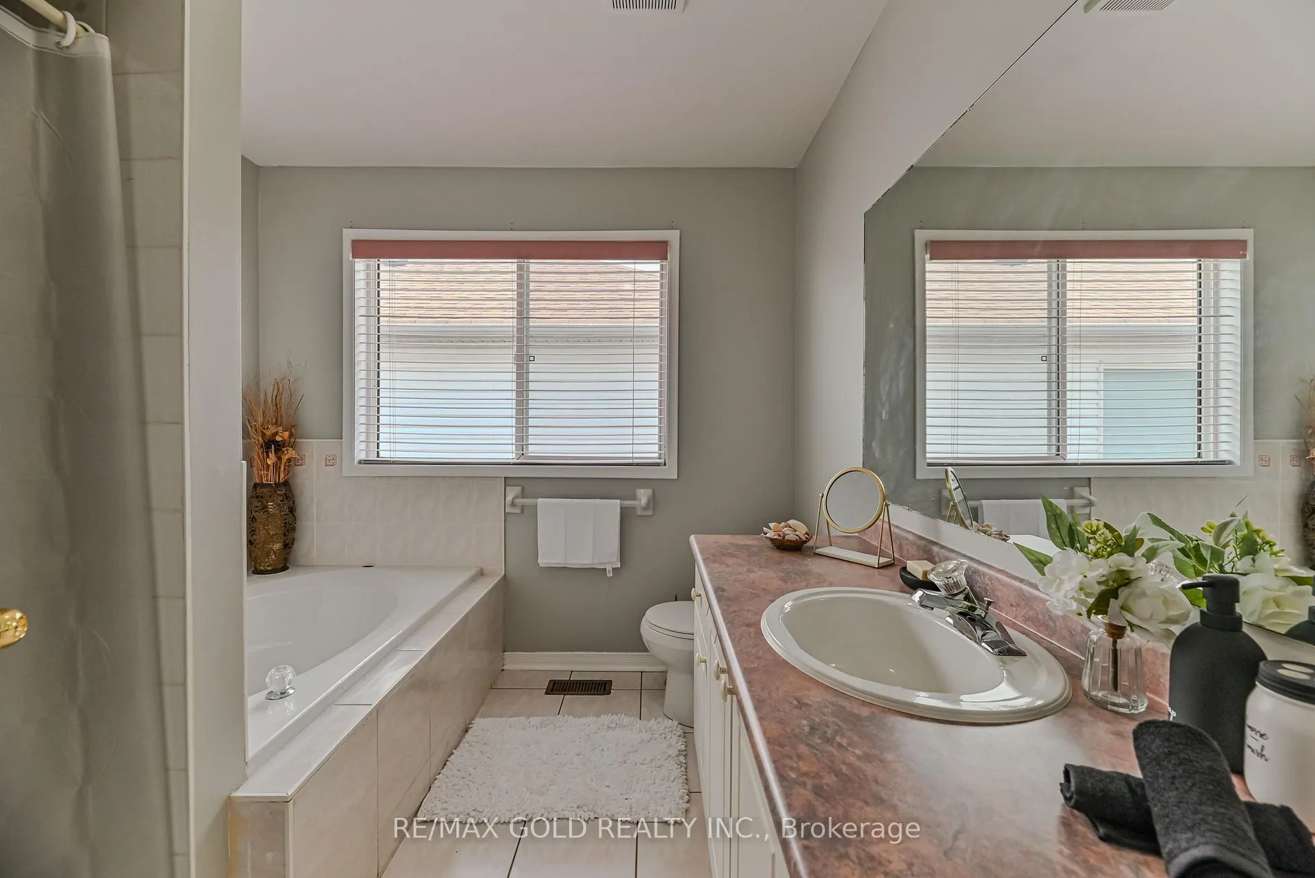 Photo 23 of 125 Bunchberry Way, Brampton, Sandringham-Wellington — HOMEH