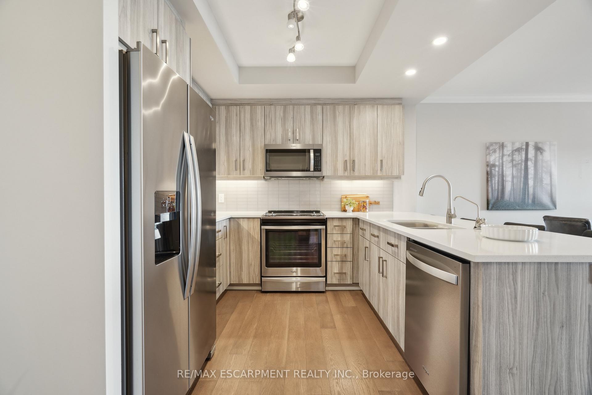Photo 6 of Unit 309, 1878 Gordon Street, Guelph, Pineridge/Westminster Woods — HOMEH