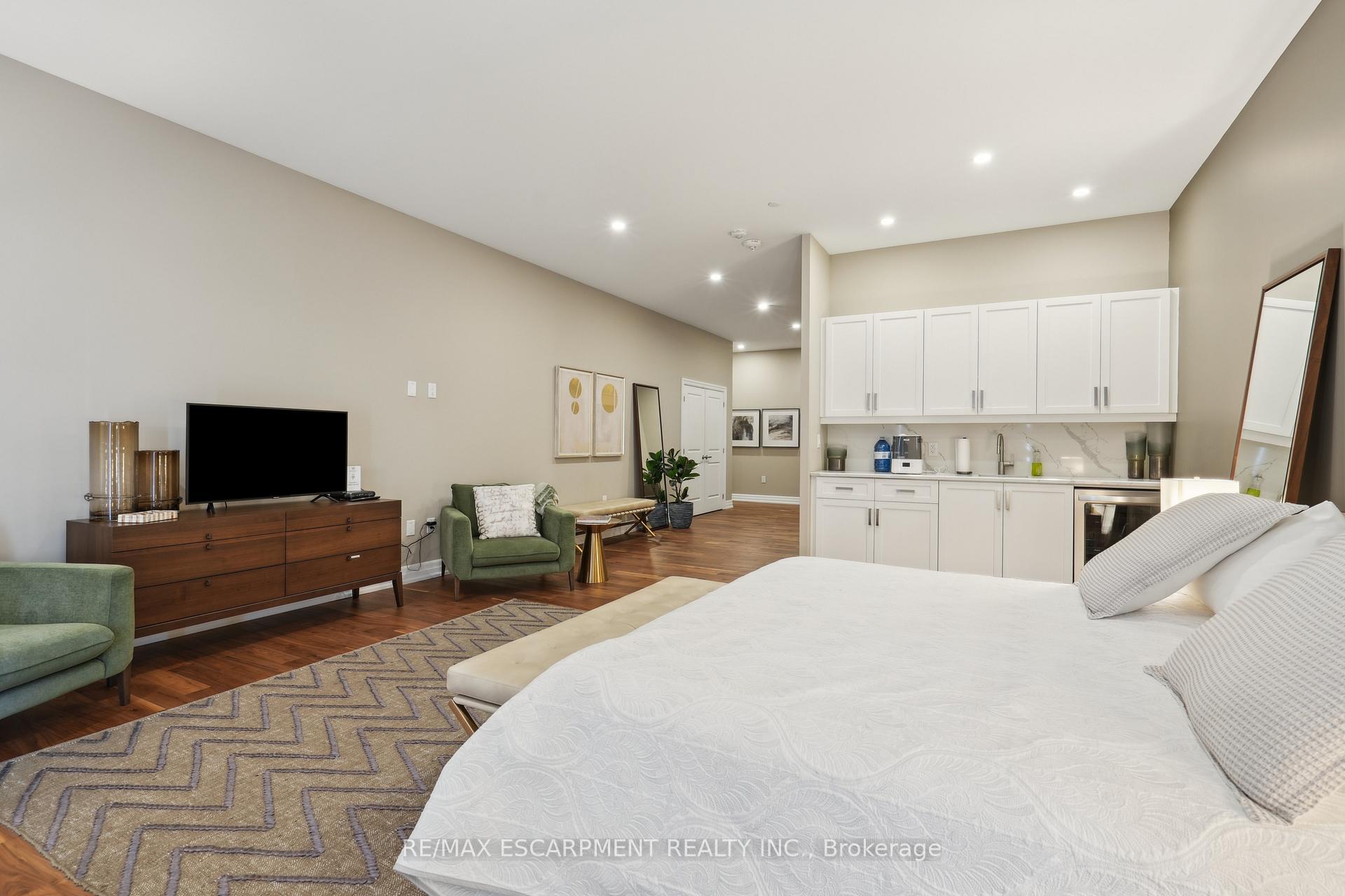 Photo 36 of Unit 309, 1878 Gordon Street, Guelph, Pineridge/Westminster Woods — HOMEH