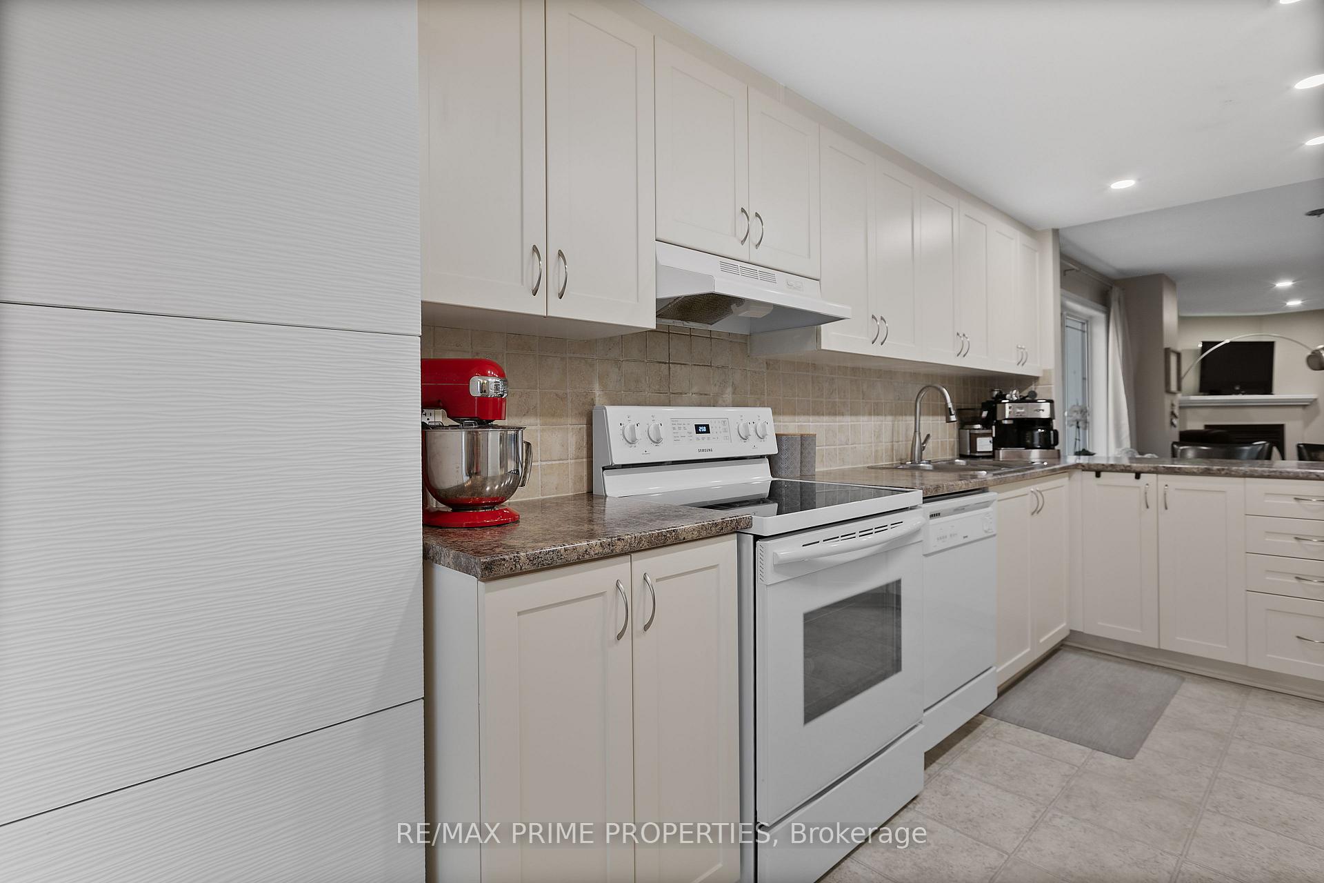 Photo 19 of 630 Lakeridge Drive, Ottawa, Avalon East — HOMEH
