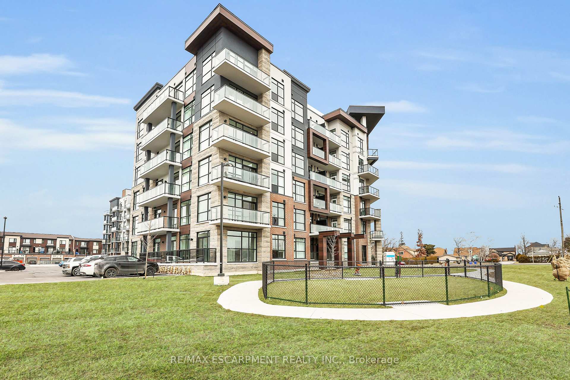 Photo 1 of Unit 412, 600 North Service Road, Hamilton, Lakeshore — HOMEH