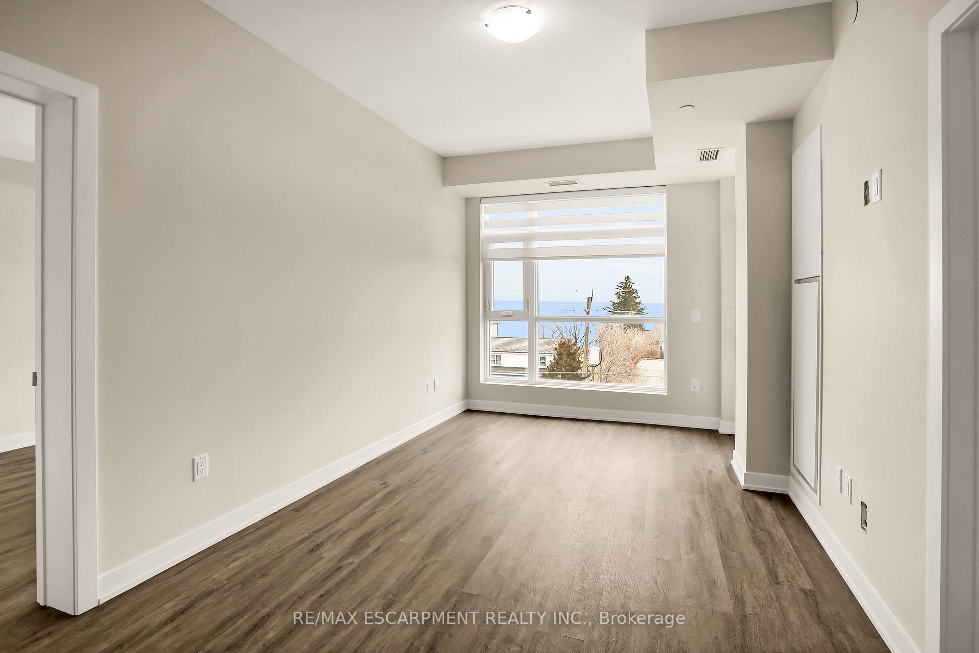 Photo 11 of Unit 412, 600 North Service Road, Hamilton, Lakeshore — HOMEH
