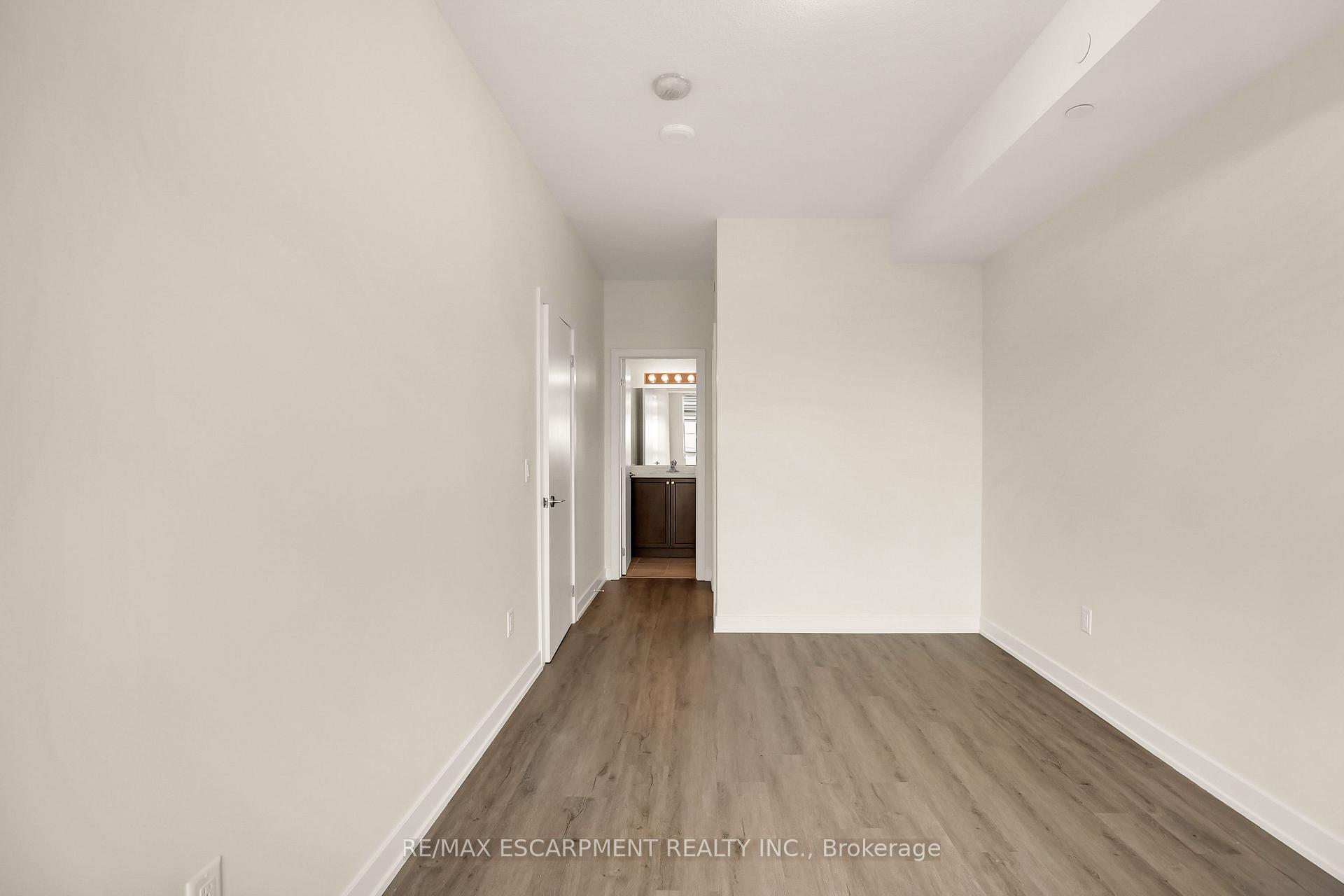 Photo 15 of Unit 412, 600 North Service Road, Hamilton, Lakeshore — HOMEH