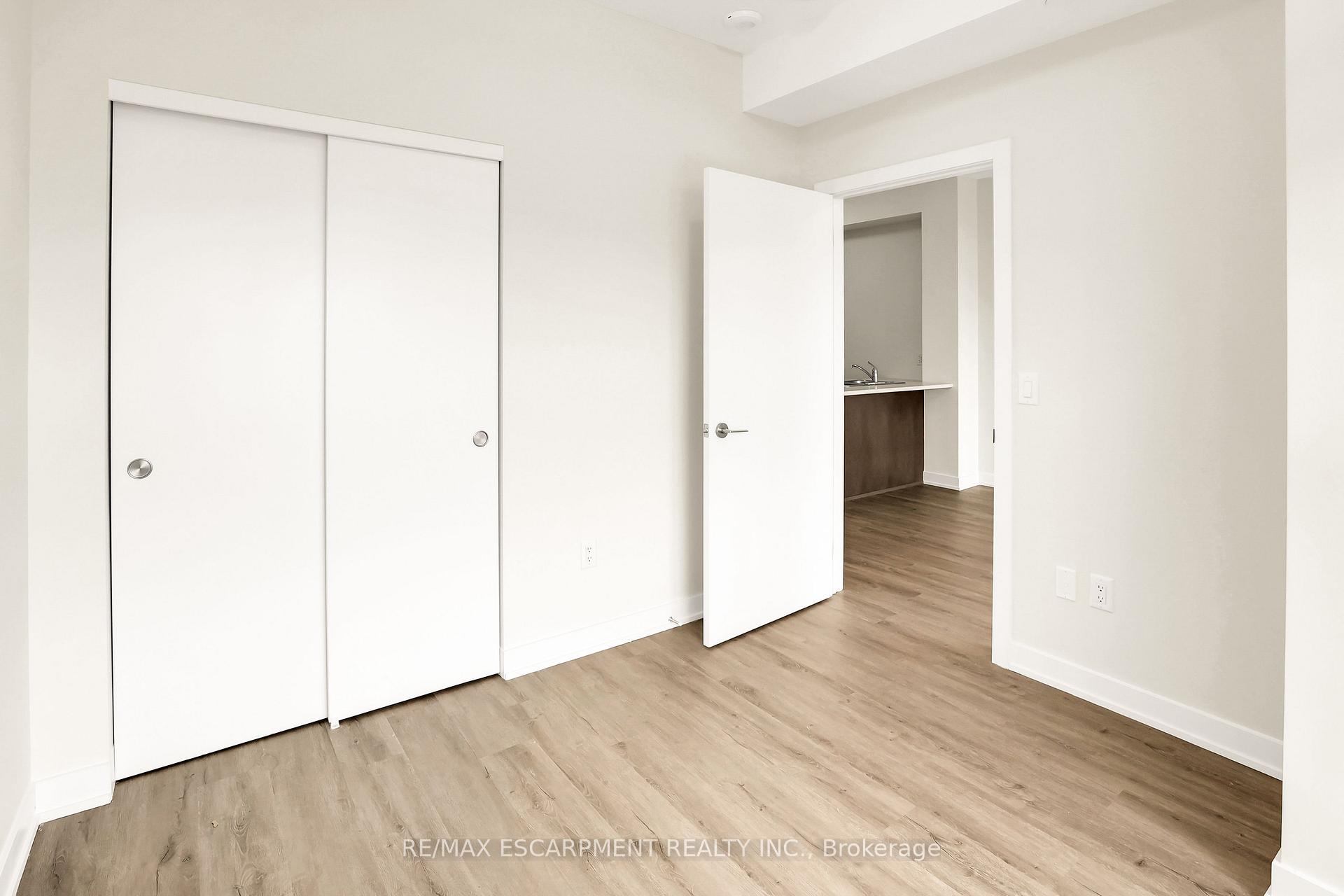 Photo 19 of Unit 412, 600 North Service Road, Hamilton, Lakeshore — HOMEH
