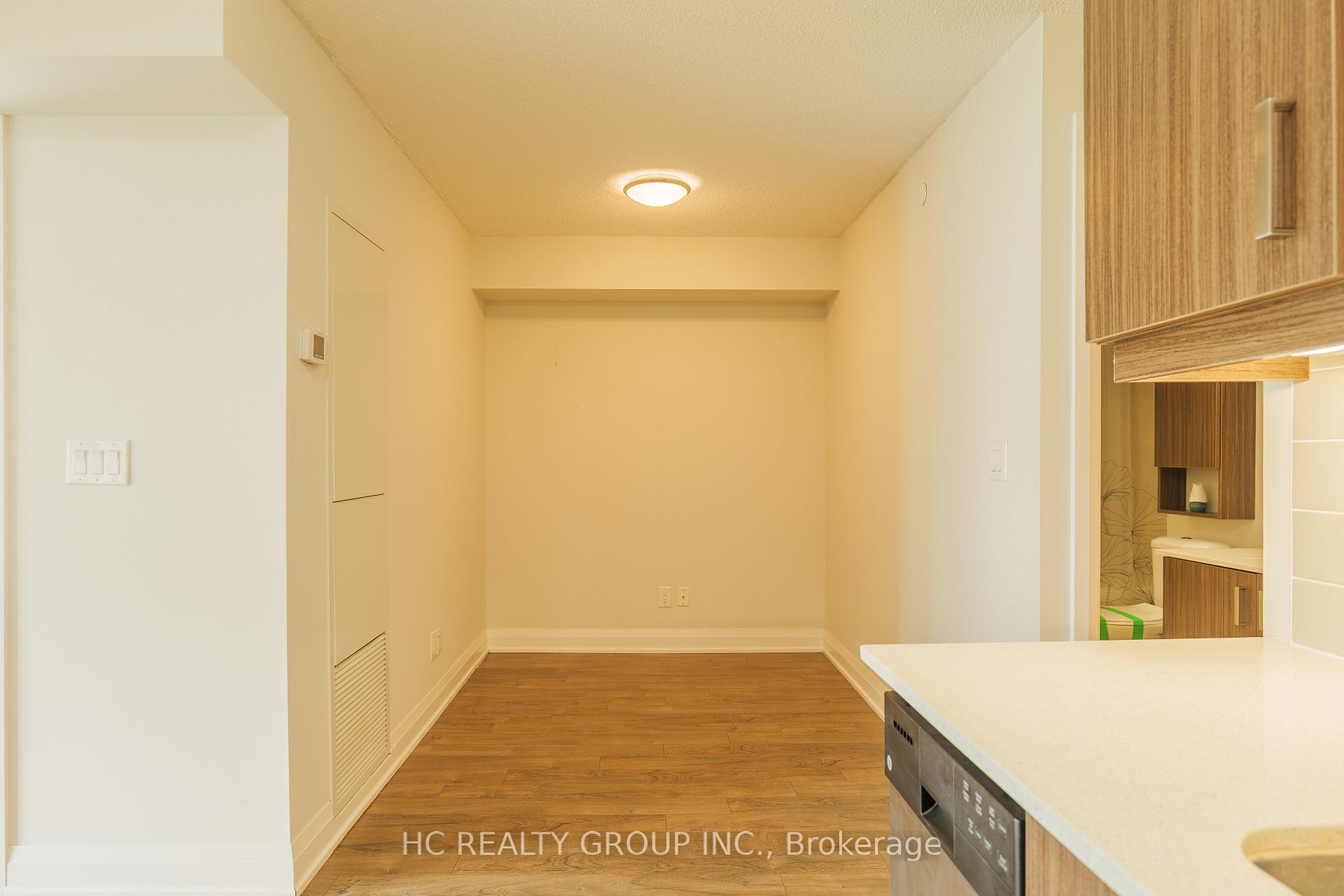 Photo 5 of Unit 507, 18 Uptown Drive, Markham, Unionville — HOMEH