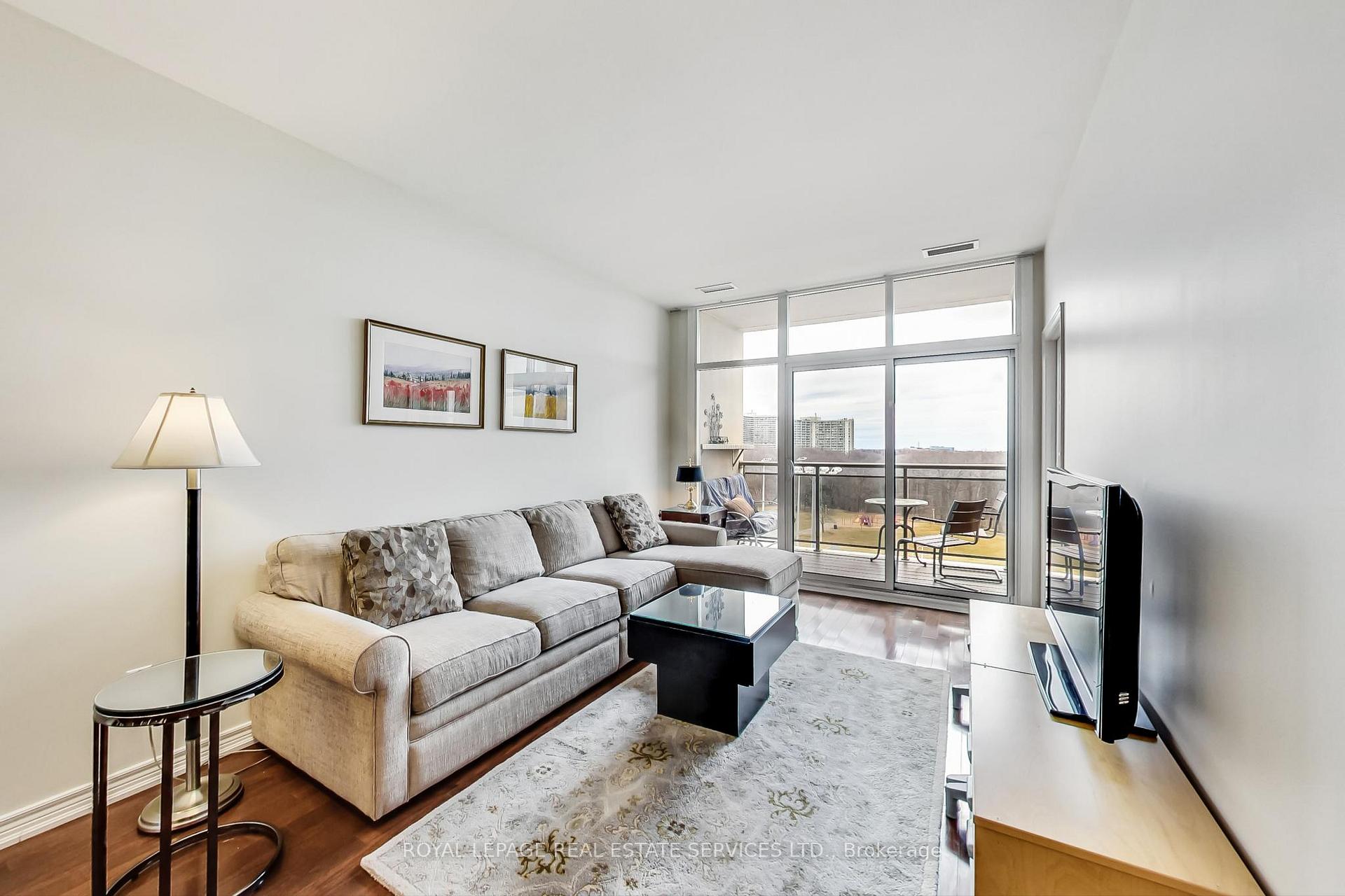 Photo 6 of Unit 618, 1 Leaside Park Drive, Toronto, Leaside — HOMEH