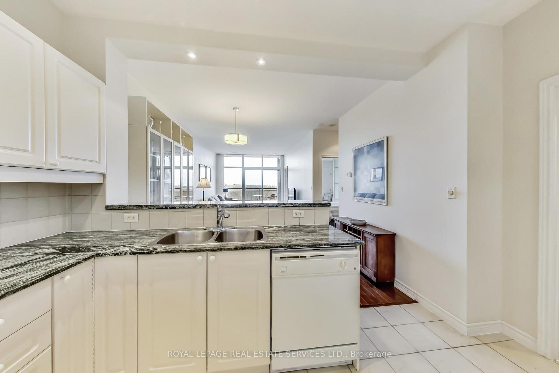 Photo 13 of Unit 618, 1 Leaside Park Drive, Toronto, Leaside — HOMEH