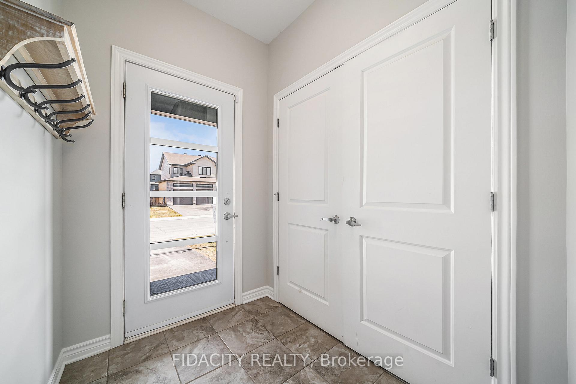 Photo 3 of 233 King Street, Carleton Place — HOMEH