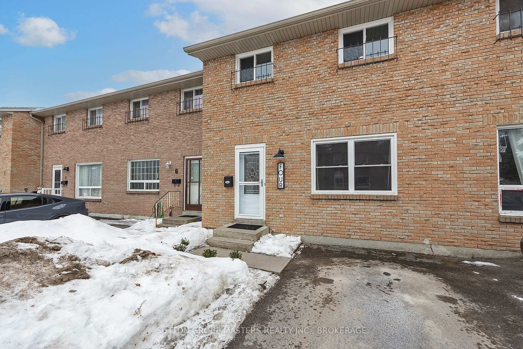 Photo 2 of Unit 71, 4 Rosemund Crescent, Kingston, West of Sir John A. Blvd — HOMEH