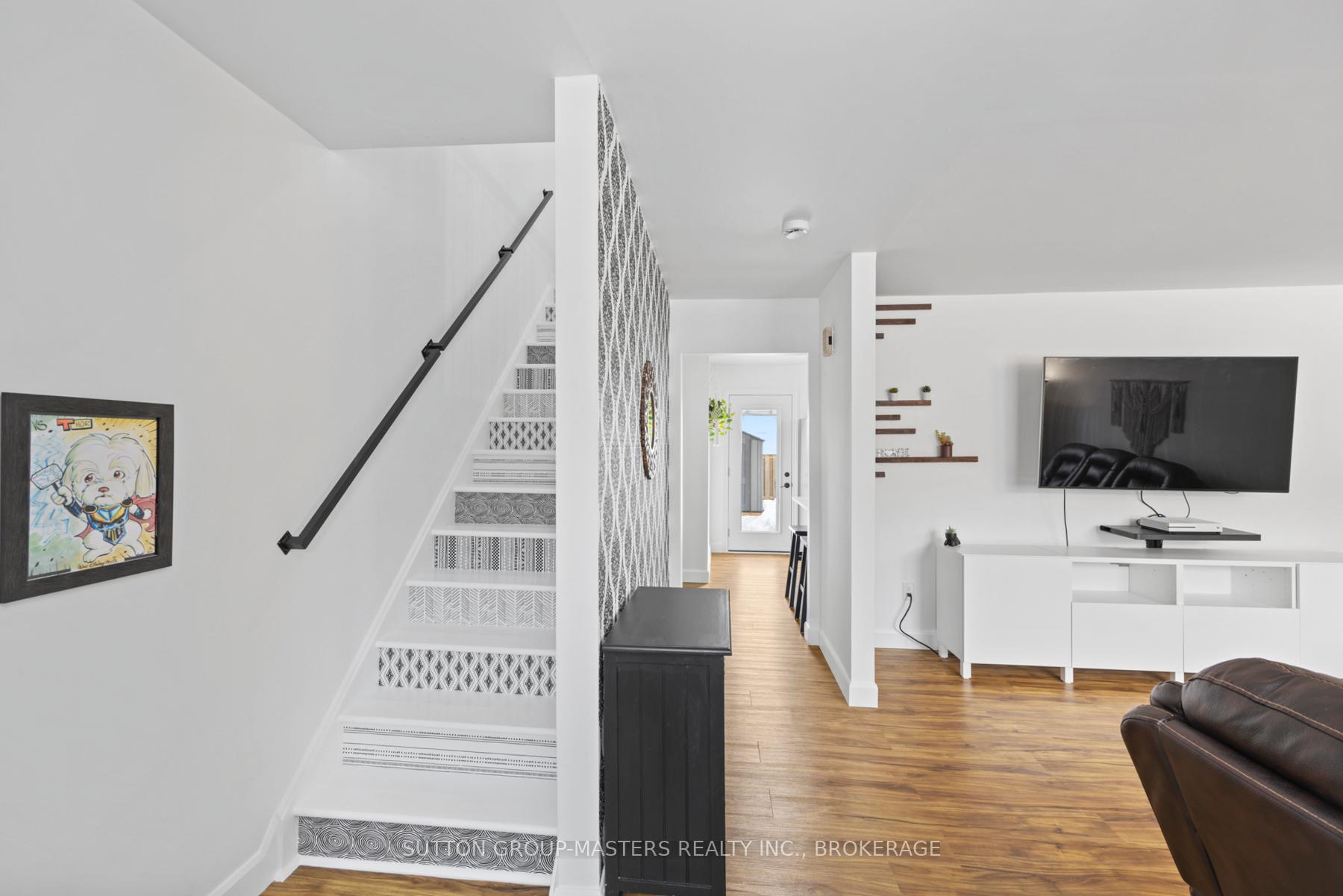 Photo 6 of Unit 71, 4 Rosemund Crescent, Kingston, West of Sir John A. Blvd — HOMEH