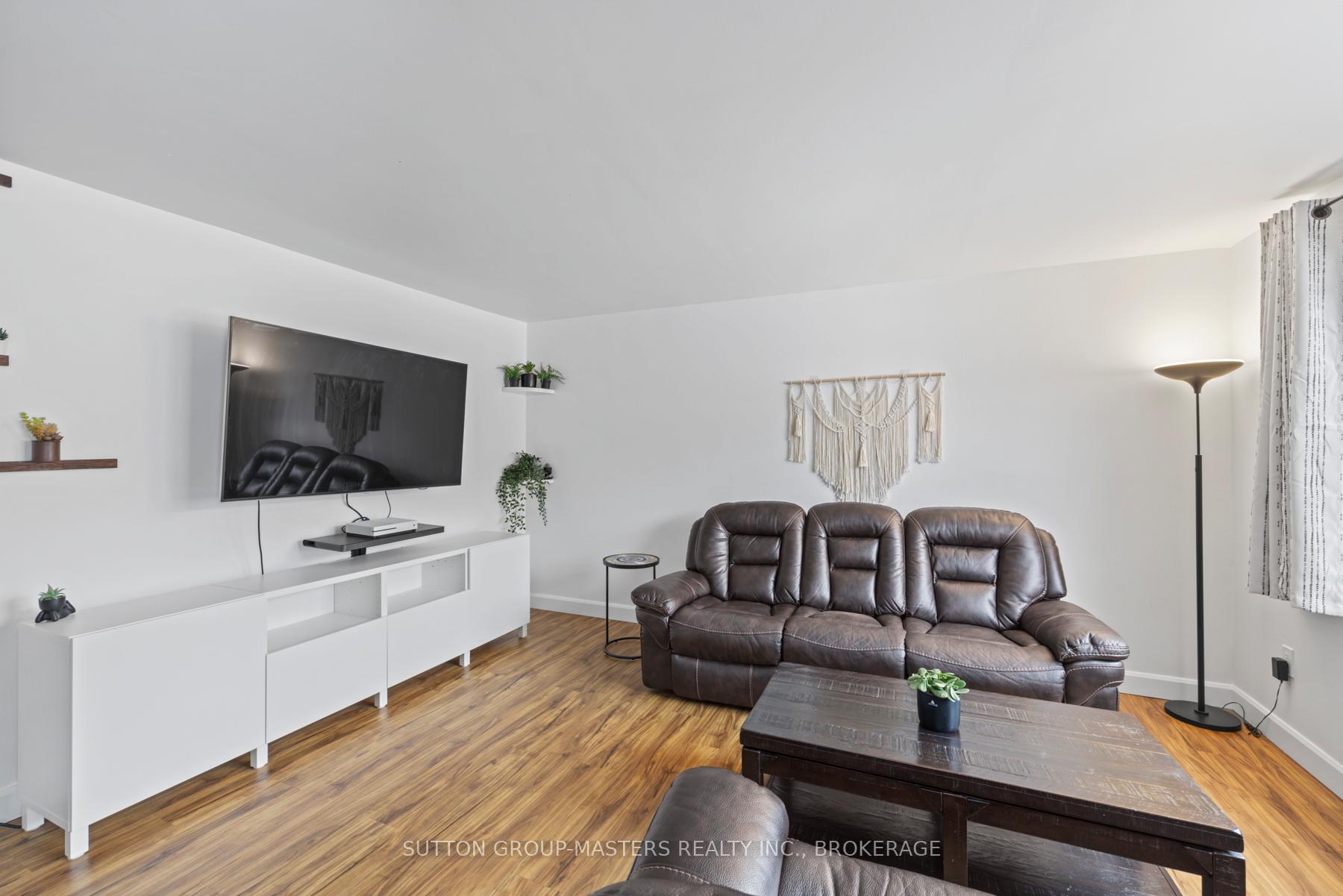 Photo 8 of Unit 71, 4 Rosemund Crescent, Kingston, West of Sir John A. Blvd — HOMEH