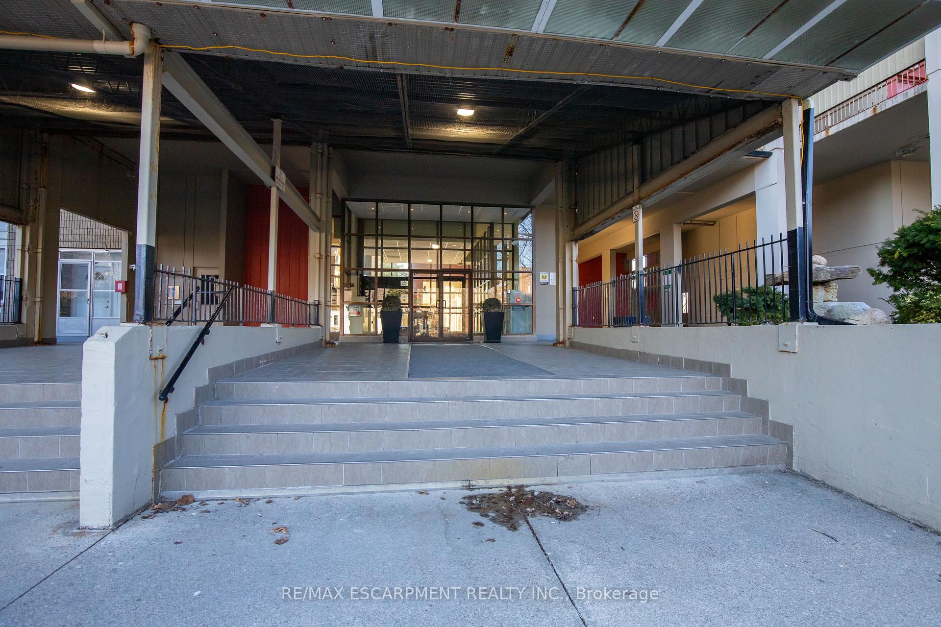 Photo 3 of Unit 523, 350 Quigley Road, Hamilton, Vincent — HOMEH