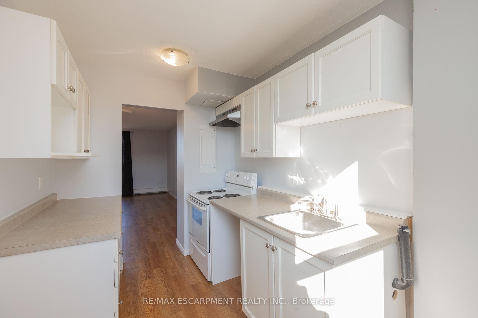 Photo 8 of Unit 523, 350 Quigley Road, Hamilton, Vincent — HOMEH