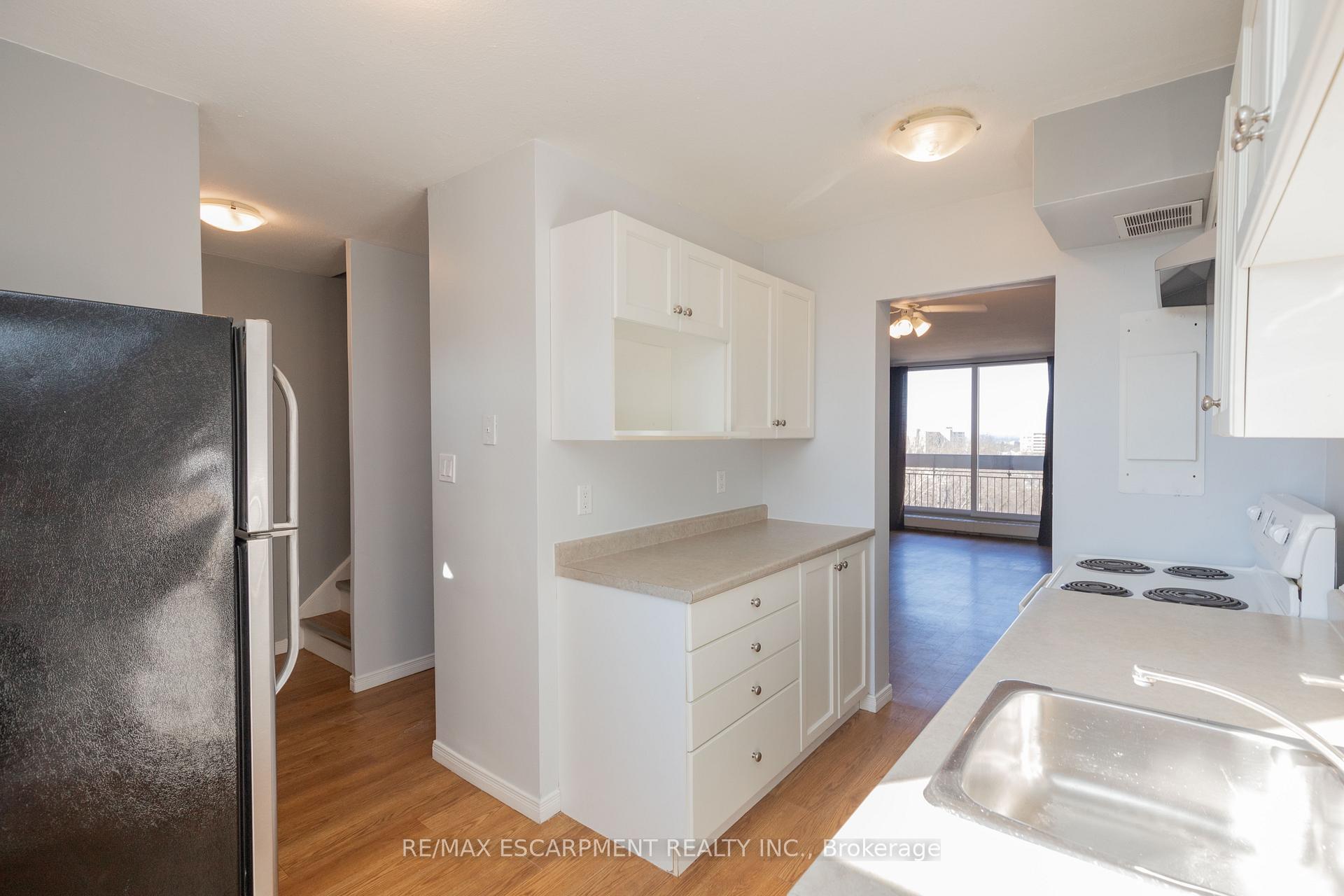 Photo 9 of Unit 523, 350 Quigley Road, Hamilton, Vincent — HOMEH