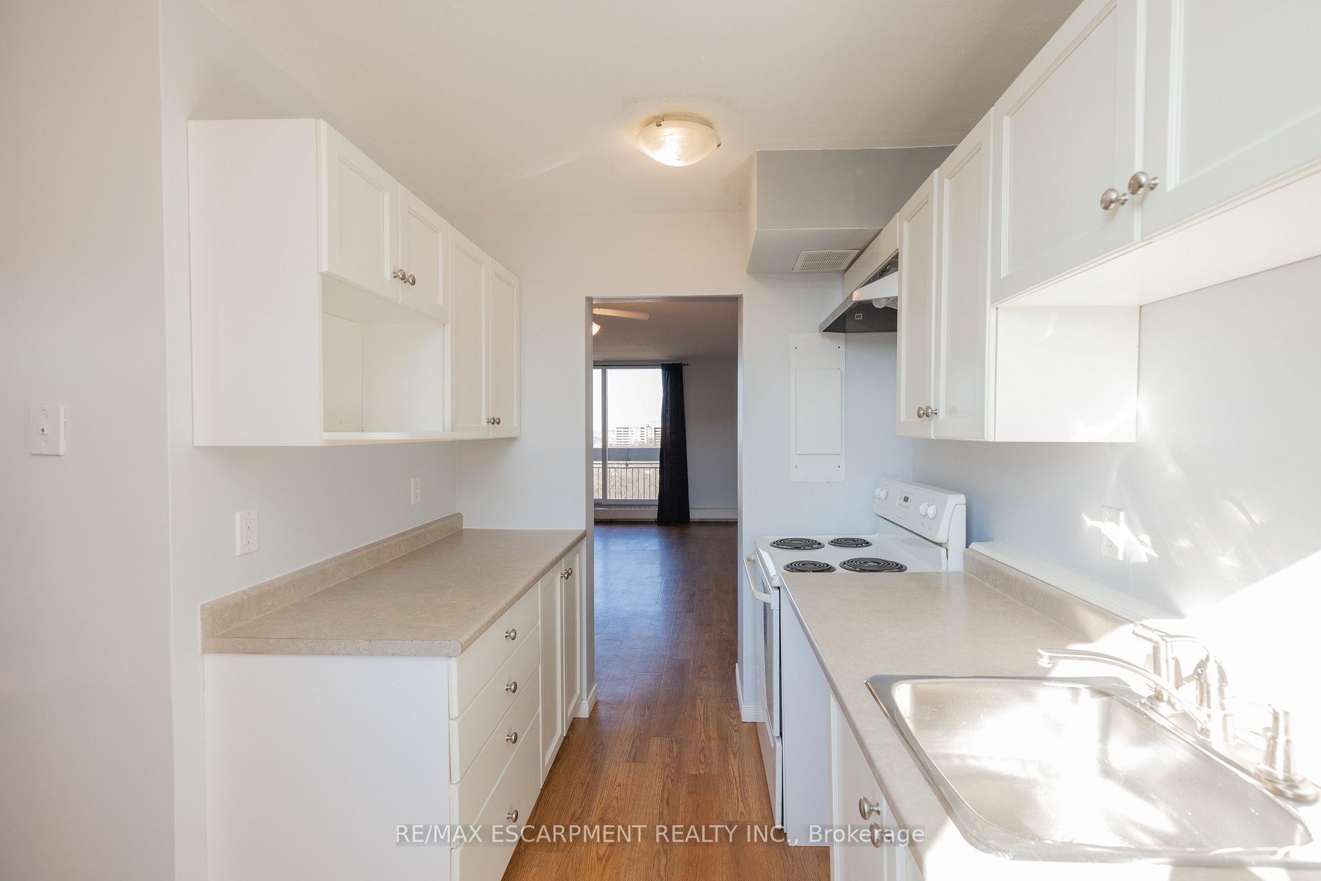 Photo 10 of Unit 523, 350 Quigley Road, Hamilton, Vincent — HOMEH