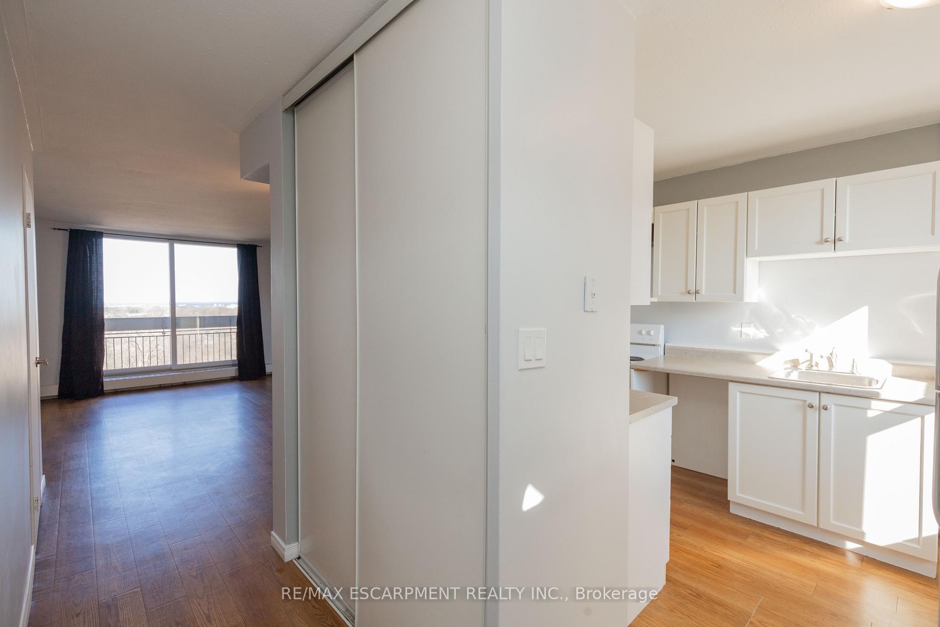 Photo 12 of Unit 523, 350 Quigley Road, Hamilton, Vincent — HOMEH