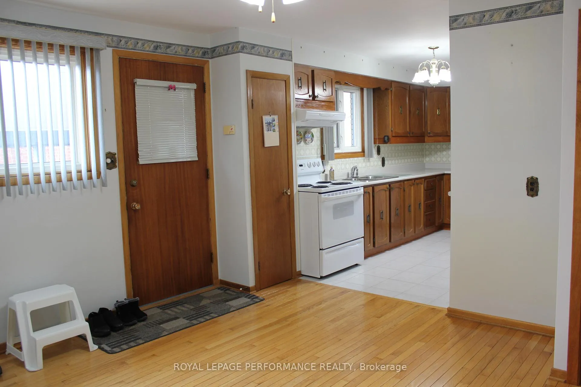 Photo 7 of 408 Beach Avenue, Cornwall — HOMEH
