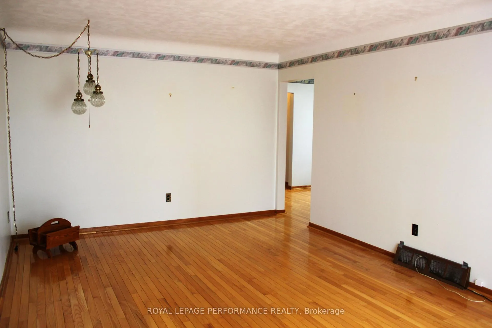 Photo 16 of 408 Beach Avenue, Cornwall — HOMEH