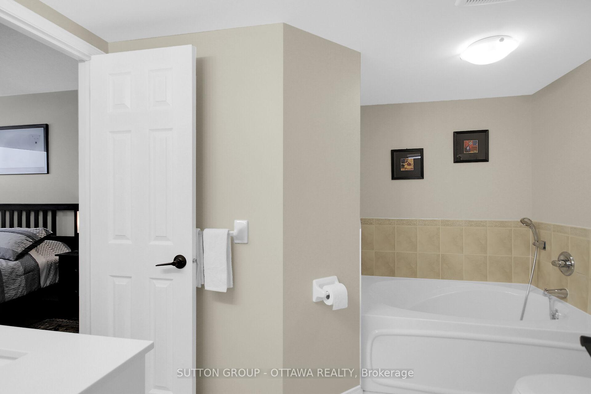 Photo 45 of Unit 8, 216 Keltie Private, Ottawa, Barrhaven - Longfields — HOMEH