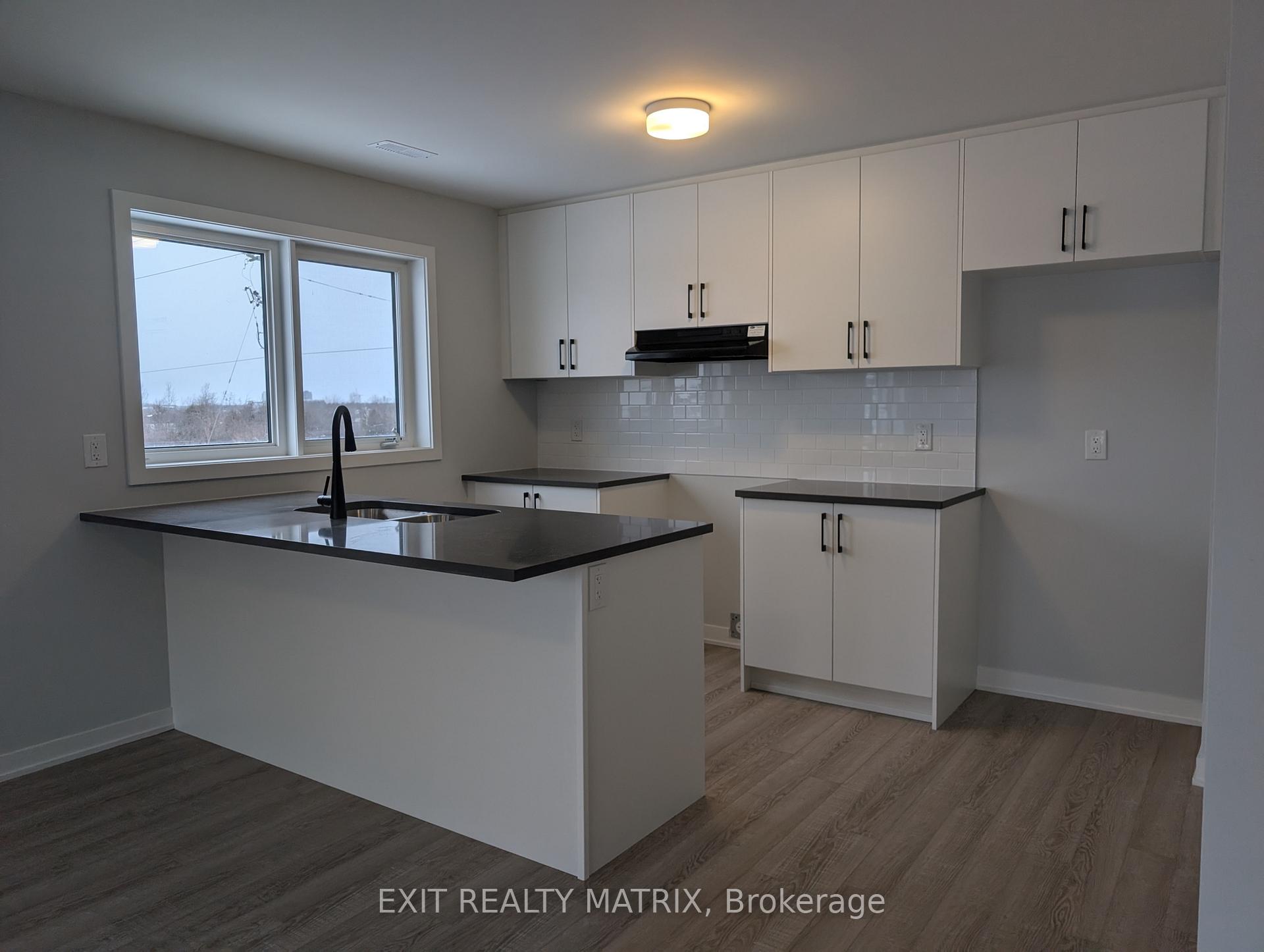 Photo 3 of 312 Parnian Private, Ottawa, Barrhaven - Half Moon Bay — HOMEH