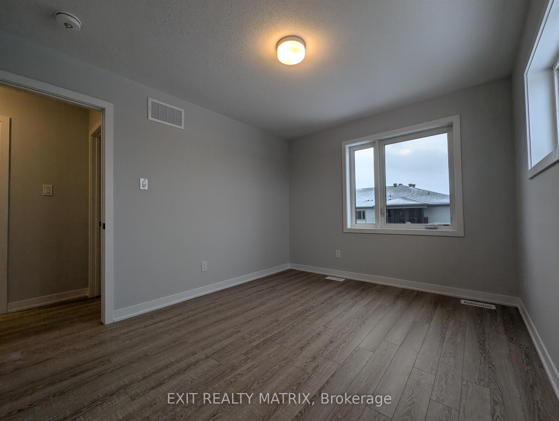 Photo 10 of 312 Parnian Private, Ottawa, Barrhaven - Half Moon Bay — HOMEH