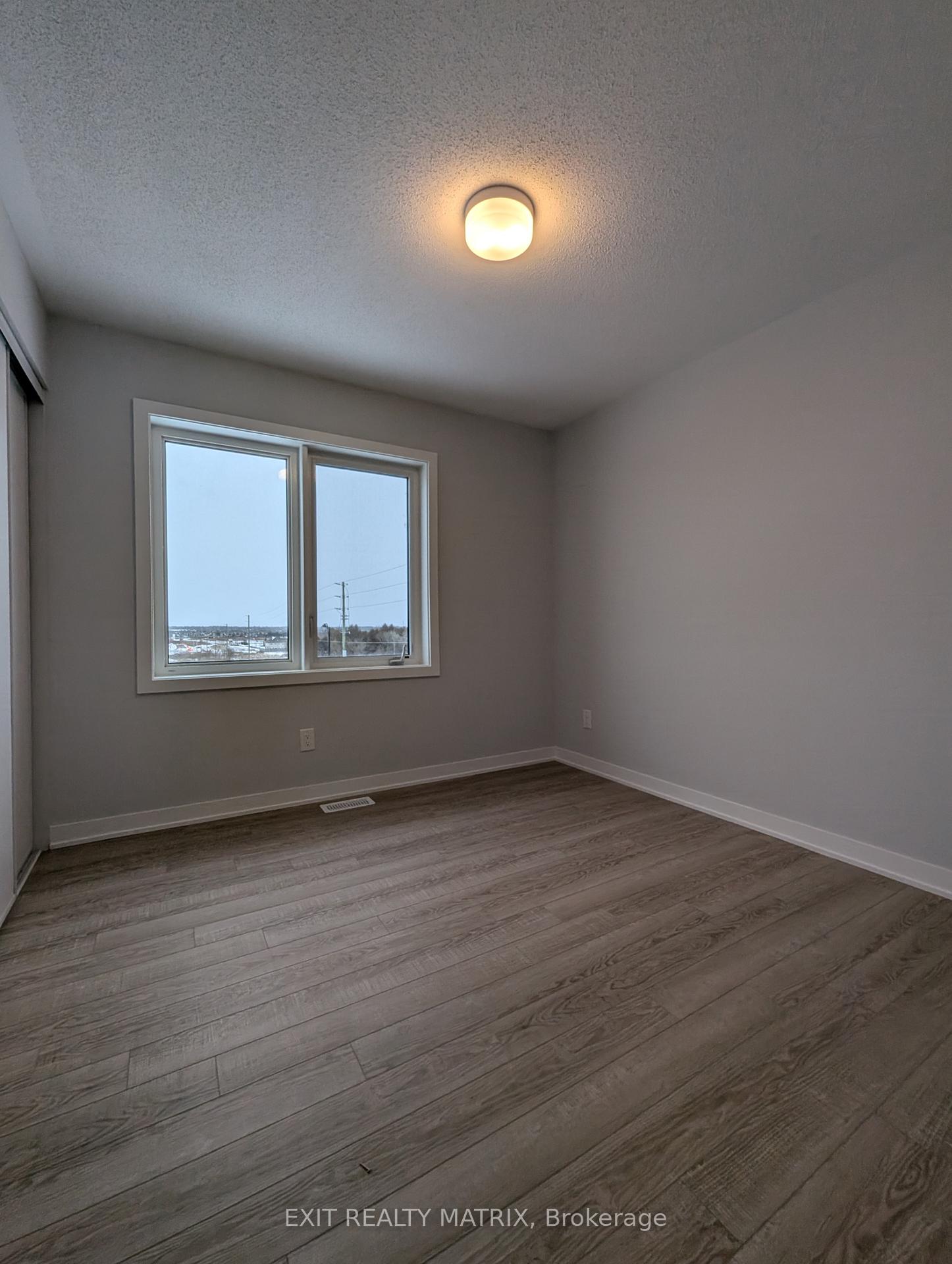 Photo 11 of 312 Parnian Private, Ottawa, Barrhaven - Half Moon Bay — HOMEH