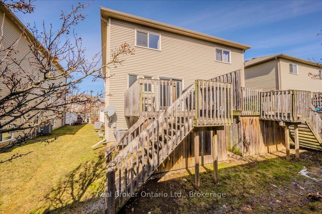 Photo 3 of Unit C14, 240 Westmeadow Drive, Kitchener — HOMEH