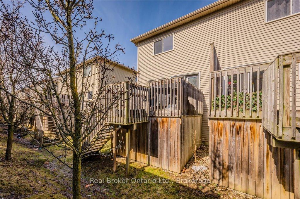 Photo 5 of Unit C14, 240 Westmeadow Drive, Kitchener — HOMEH