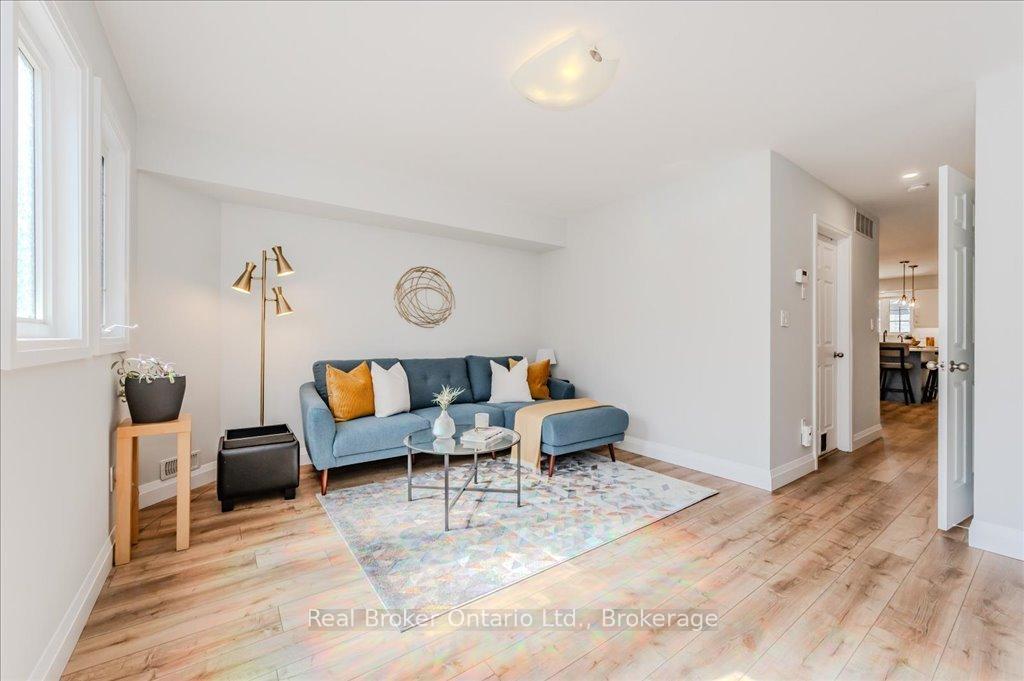 Photo 11 of Unit C14, 240 Westmeadow Drive, Kitchener — HOMEH