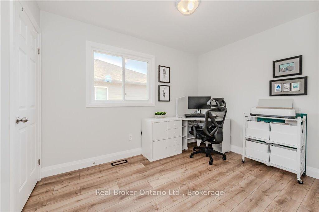 Photo 13 of Unit C14, 240 Westmeadow Drive, Kitchener — HOMEH