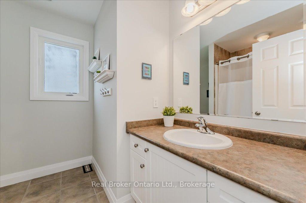 Photo 20 of Unit C14, 240 Westmeadow Drive, Kitchener — HOMEH