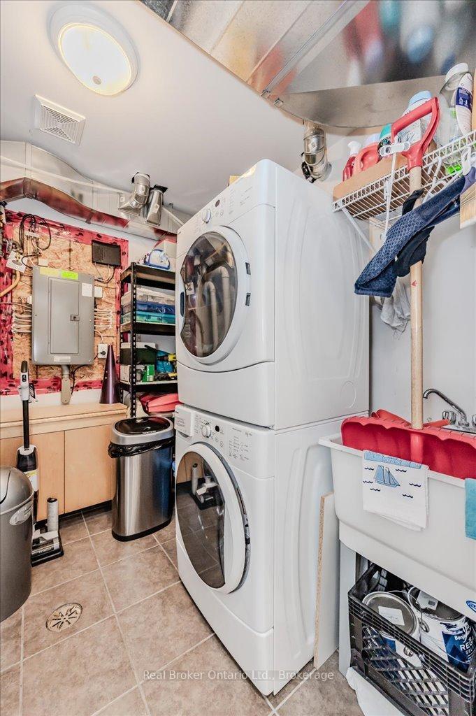Photo 21 of Unit C14, 240 Westmeadow Drive, Kitchener — HOMEH