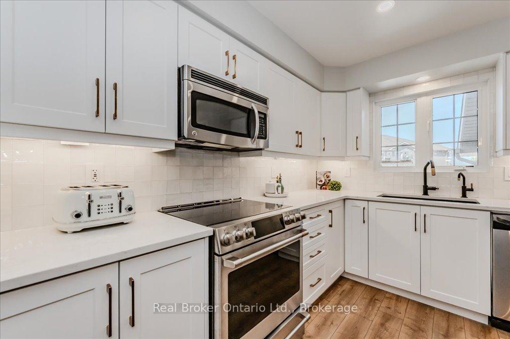 Photo 28 of Unit C14, 240 Westmeadow Drive, Kitchener — HOMEH