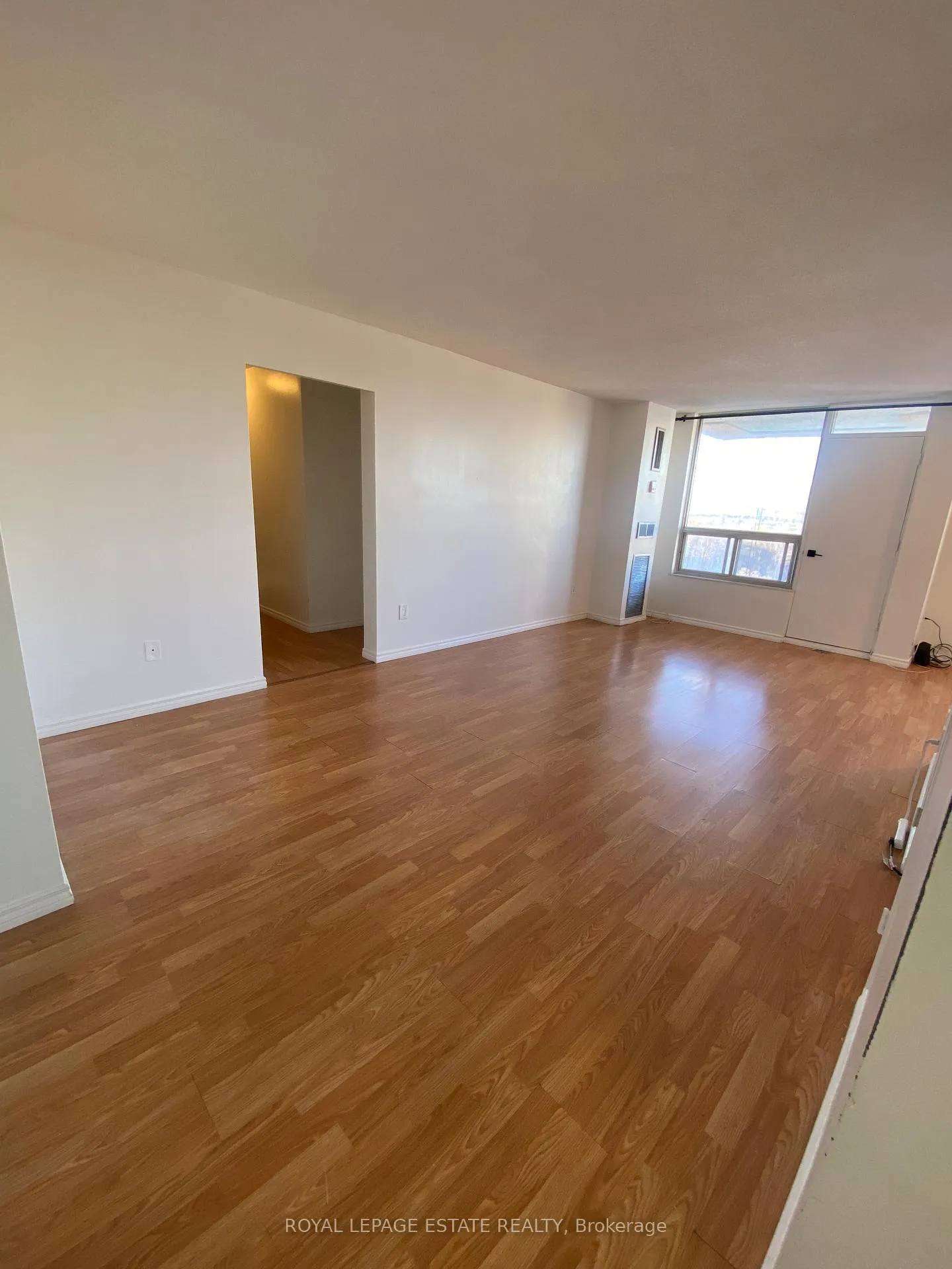 Photo 4 of Unit 1503, 20 Edgecliff Golfway, Toronto, Flemingdon Park — HOMEH