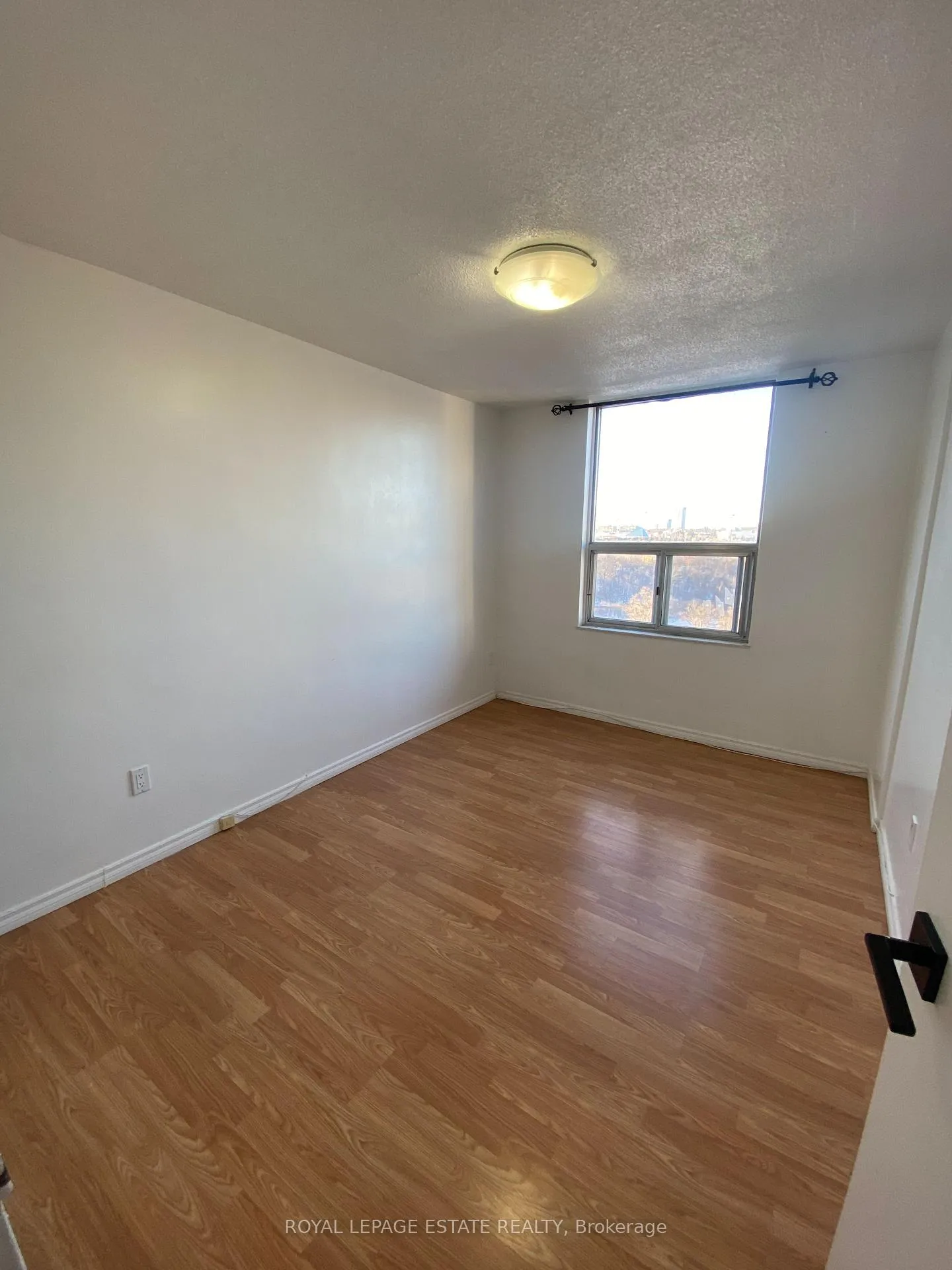 Photo 14 of Unit 1503, 20 Edgecliff Golfway, Toronto, Flemingdon Park — HOMEH