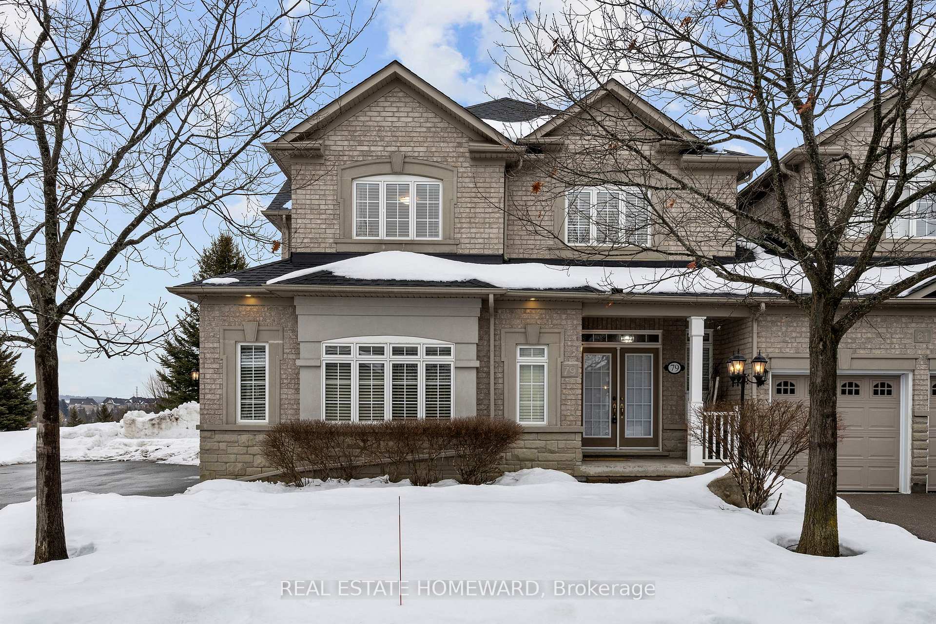 Photo 2 of 79 Stonecliffe Crescent, Aurora, Aurora Estates — HOMEH