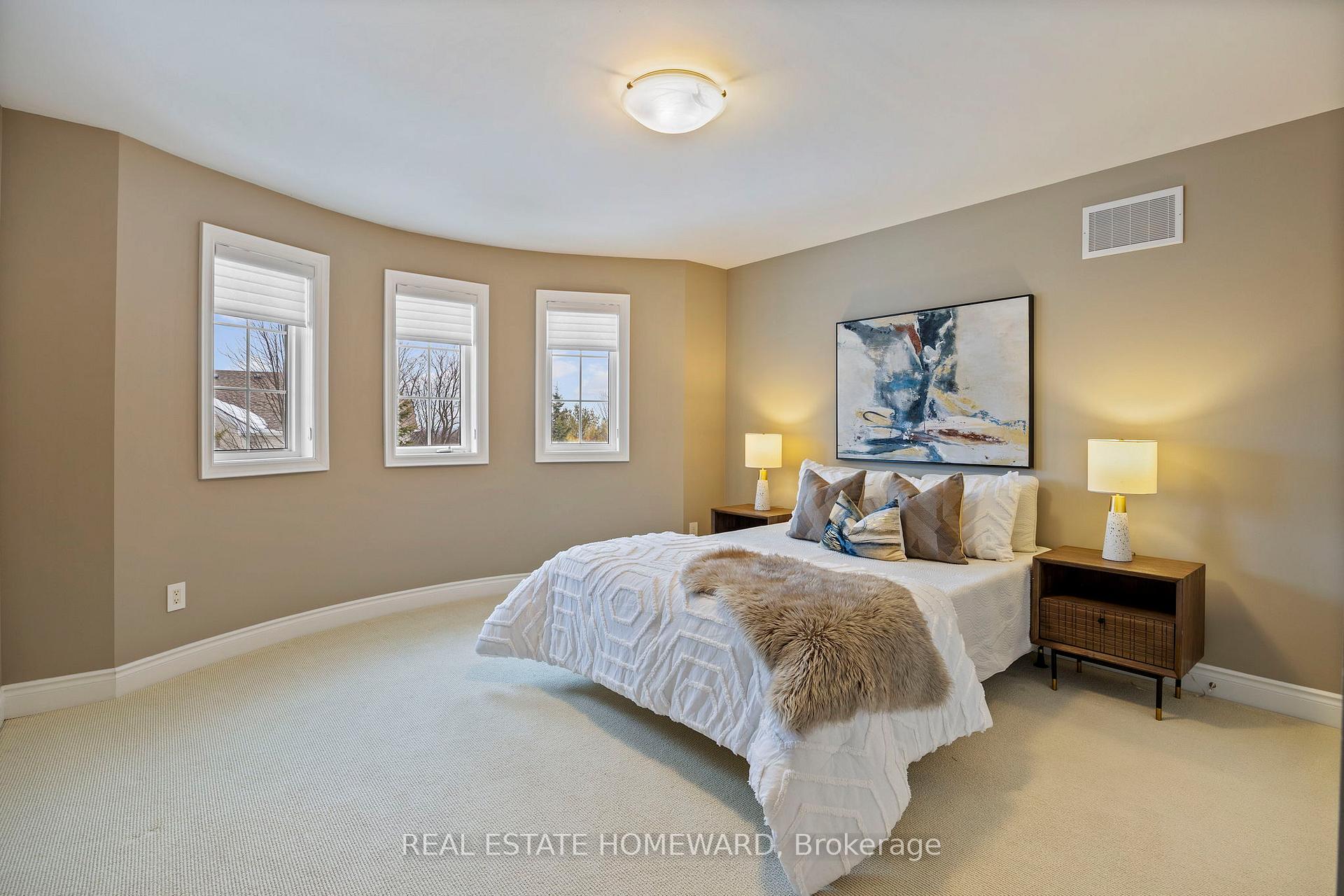 Photo 32 of 79 Stonecliffe Crescent, Aurora, Aurora Estates — HOMEH