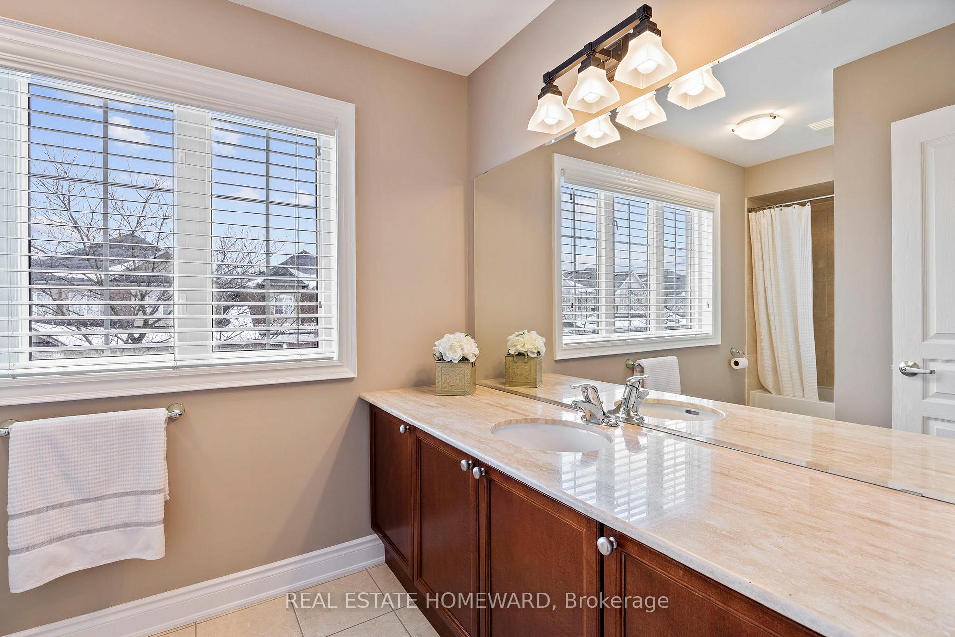 Photo 36 of 79 Stonecliffe Crescent, Aurora, Aurora Estates — HOMEH