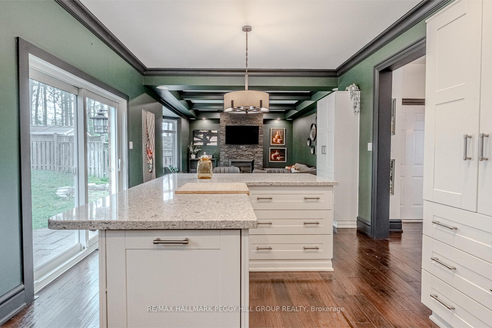 Photo 4 of 8 Thrushwood Drive, Barrie, Holly — HOMEH